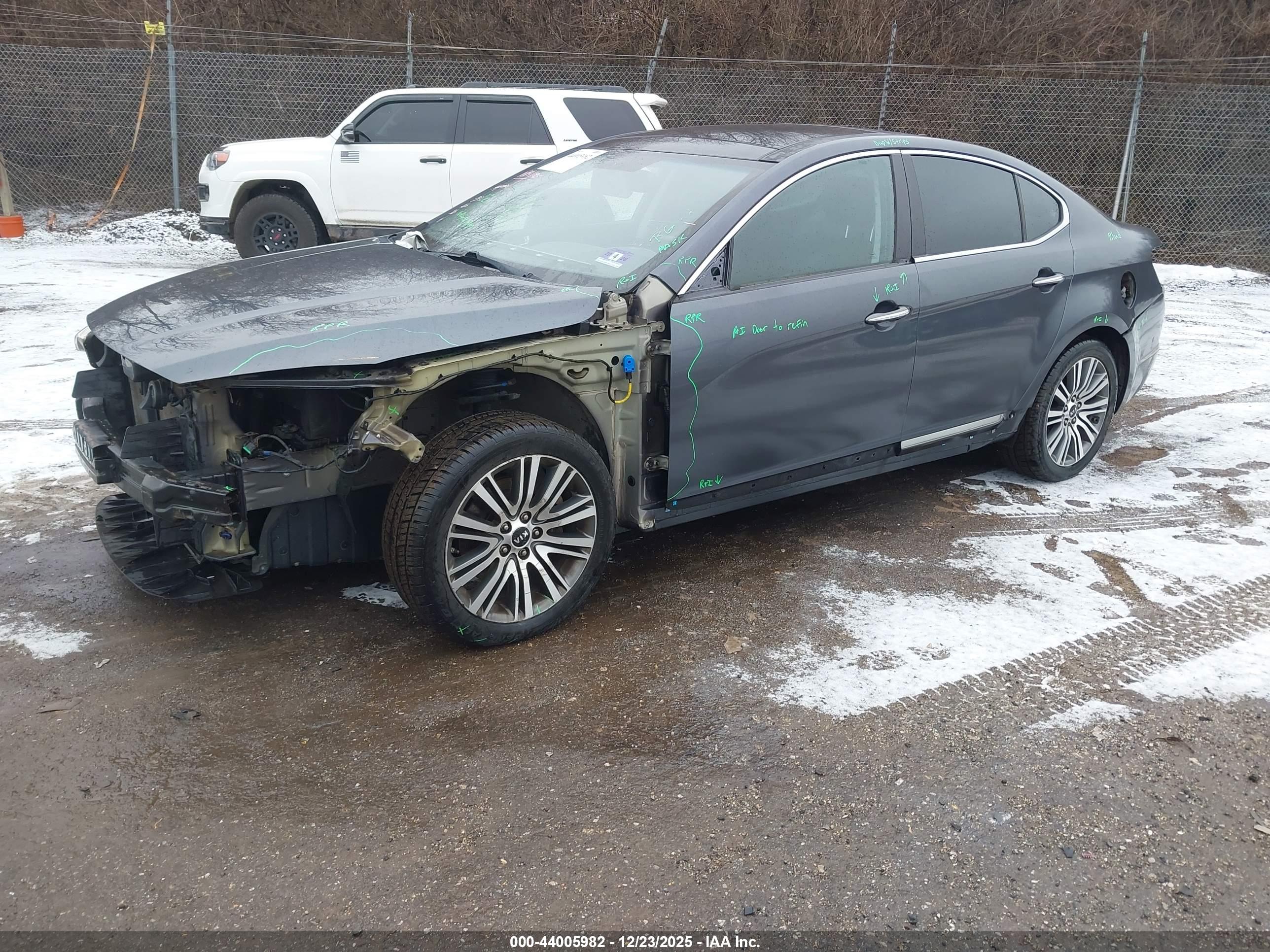 KIA CADENZA image 2