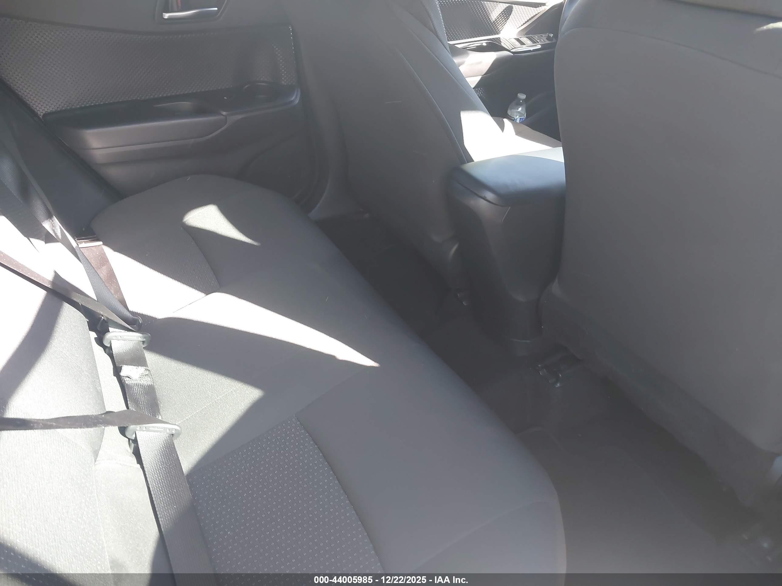 TOYOTA C-HR image 8