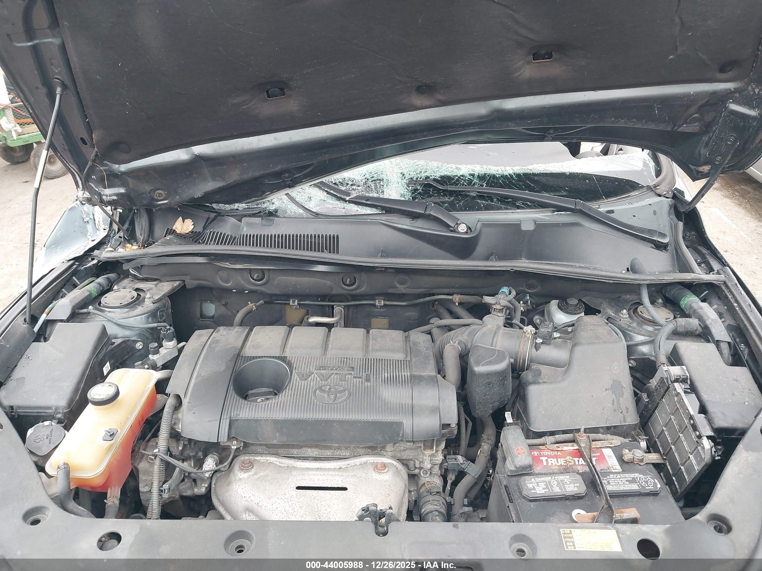 TOYOTA RAV4 image 10
