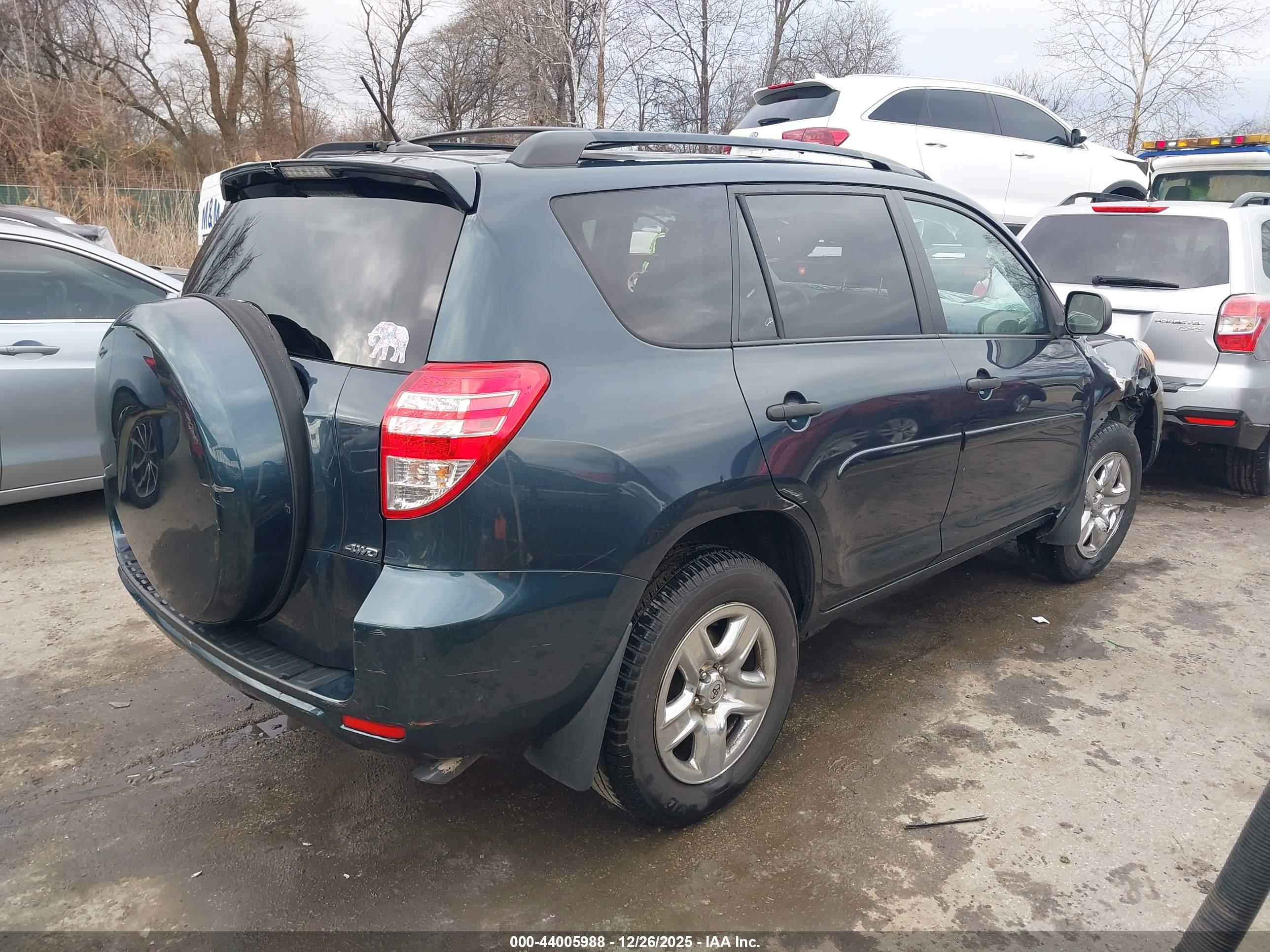 TOYOTA RAV4 image 4