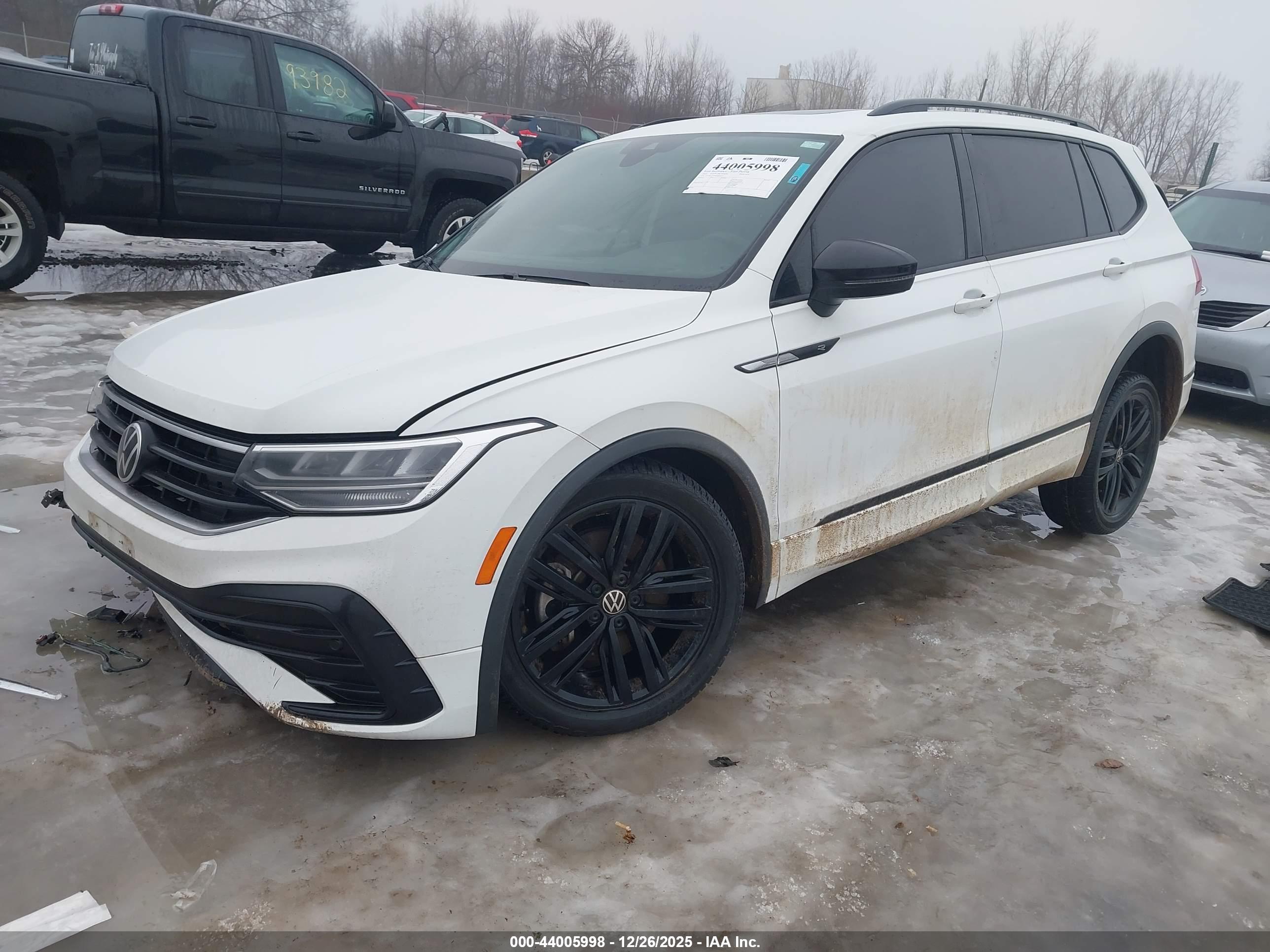 VOLKSWAGEN TIGUAN image 2