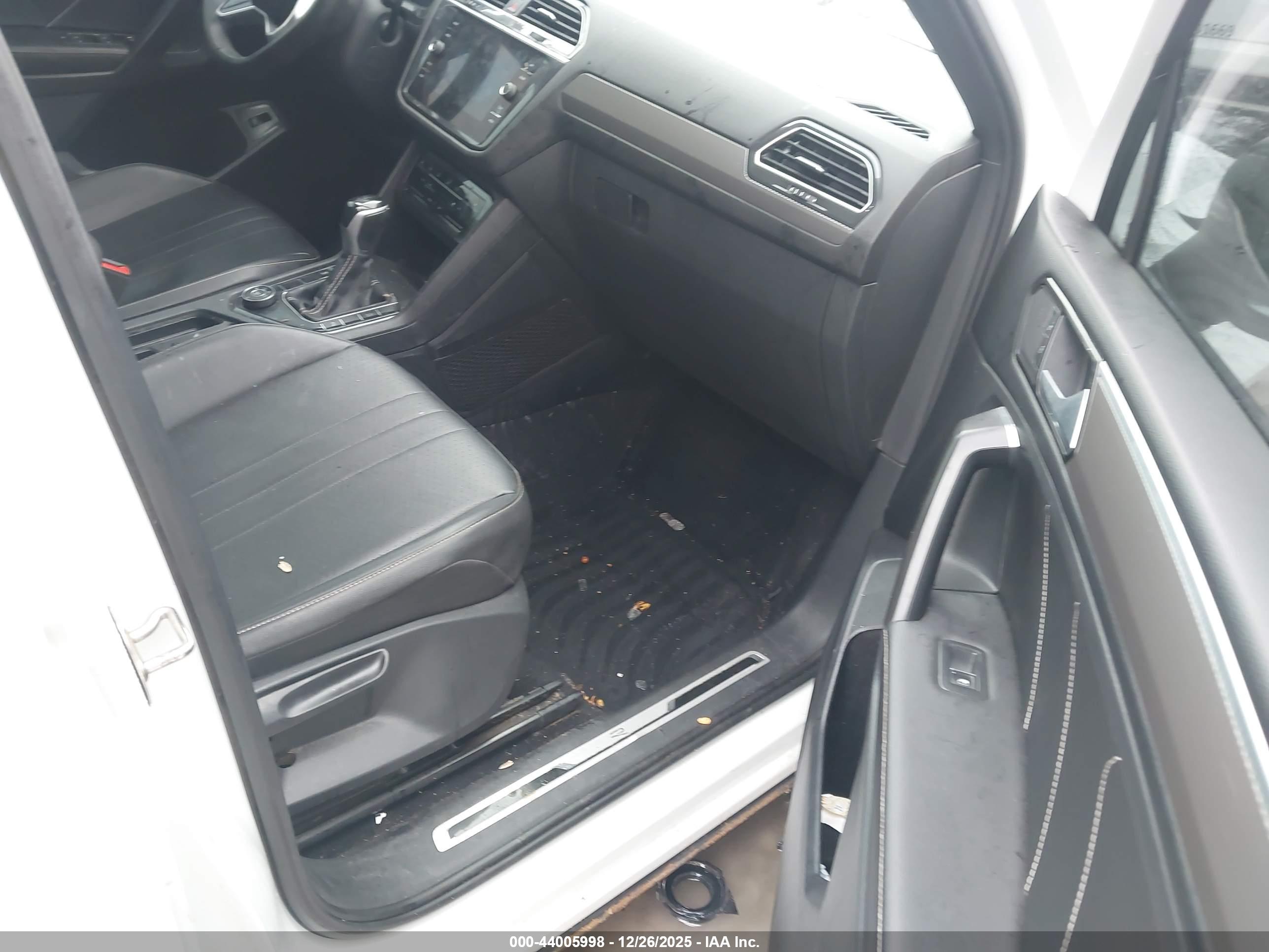 VOLKSWAGEN TIGUAN image 5