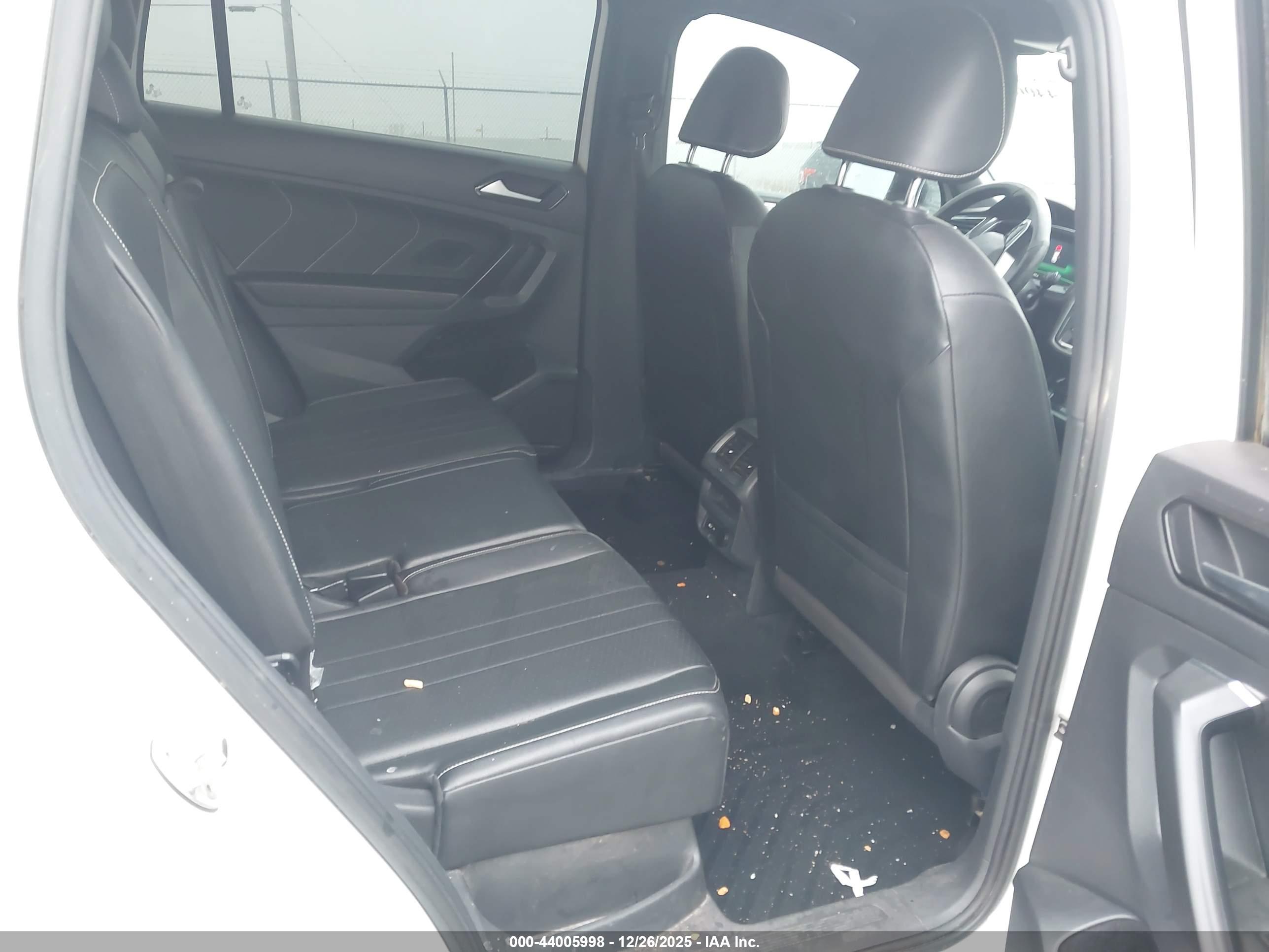 VOLKSWAGEN TIGUAN image 8
