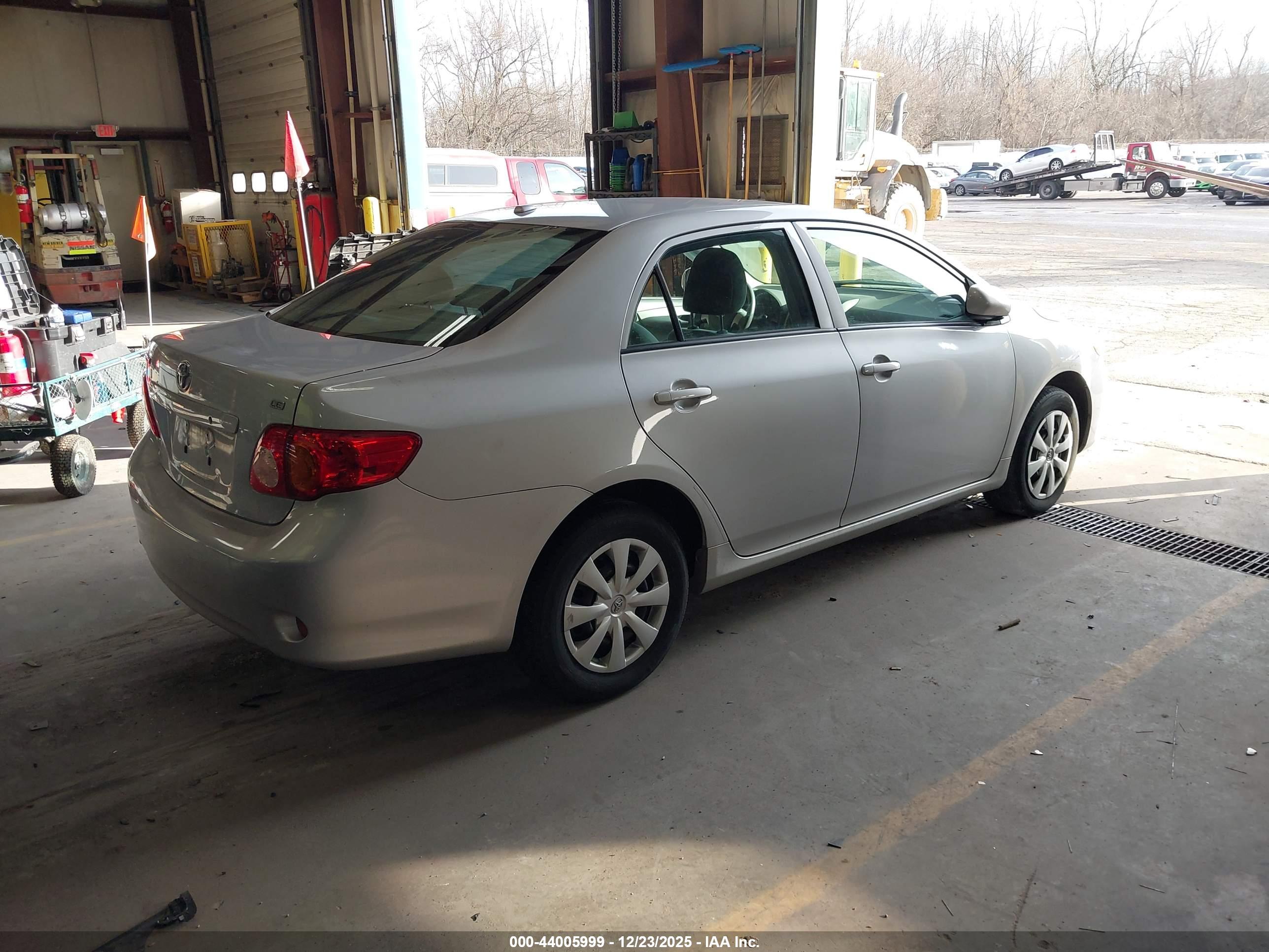 TOYOTA COROLLA image 4