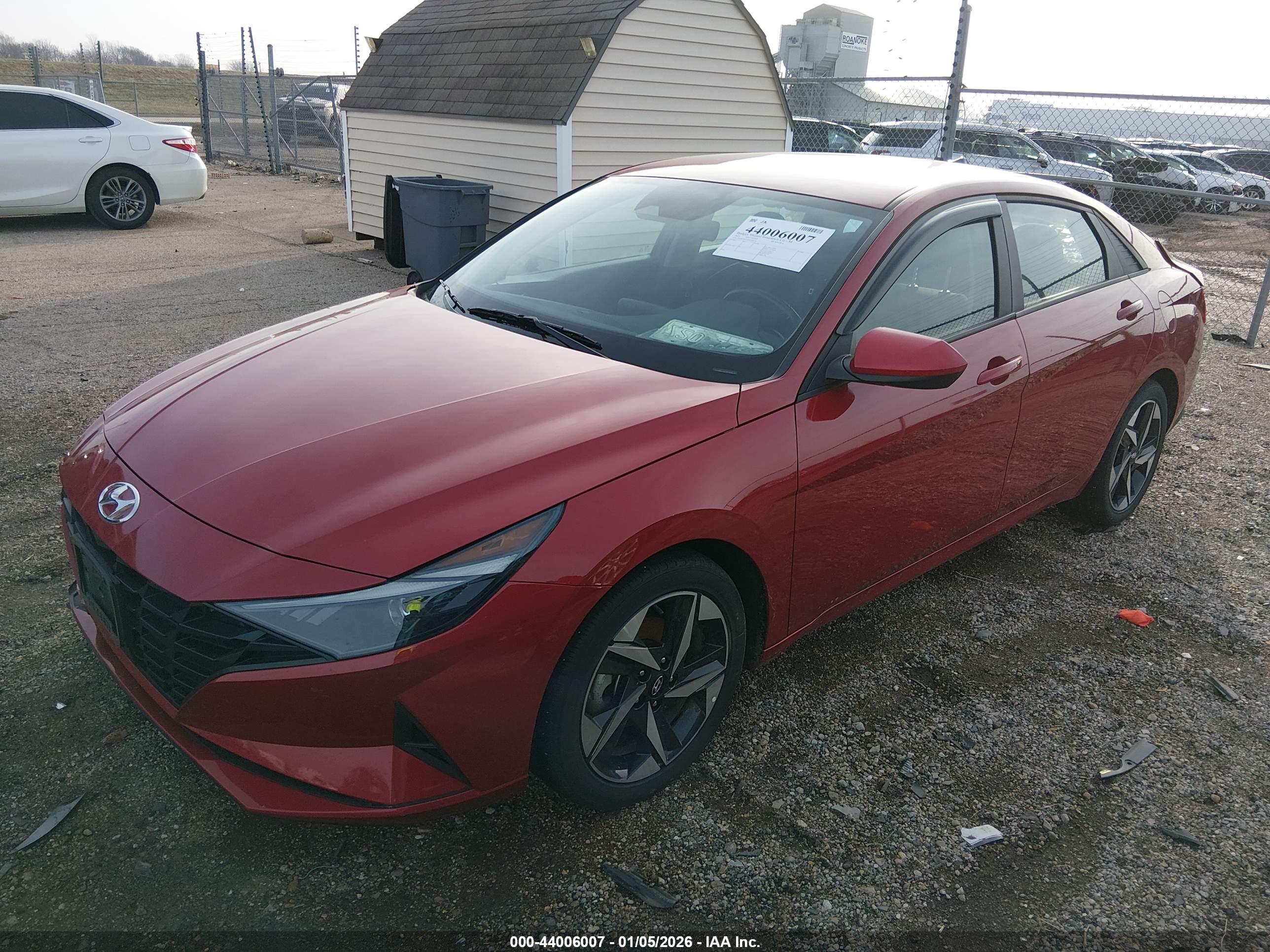 HYUNDAI ELANTRA image 2