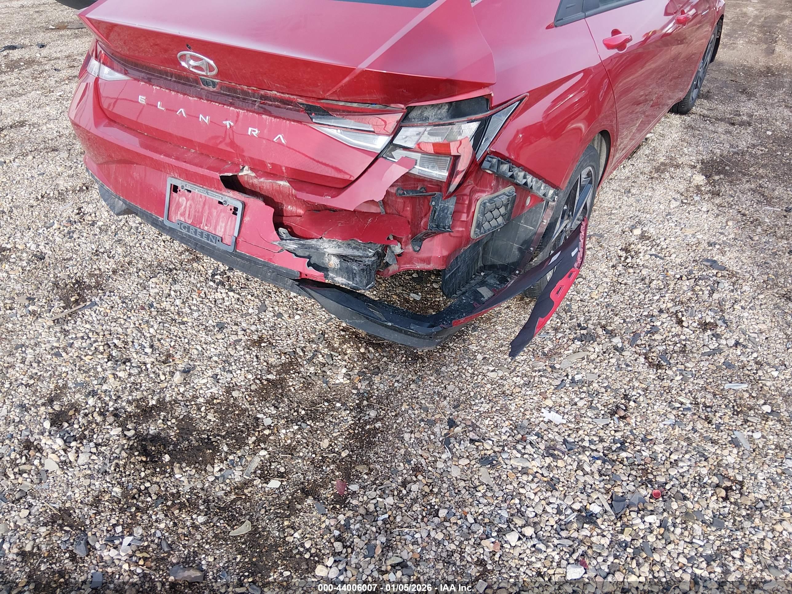 HYUNDAI ELANTRA image 6