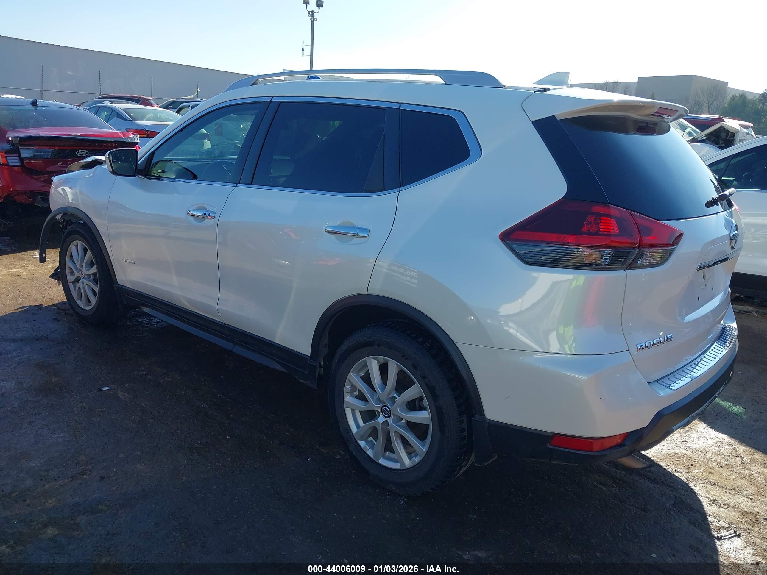 NISSAN ROGUE image 3