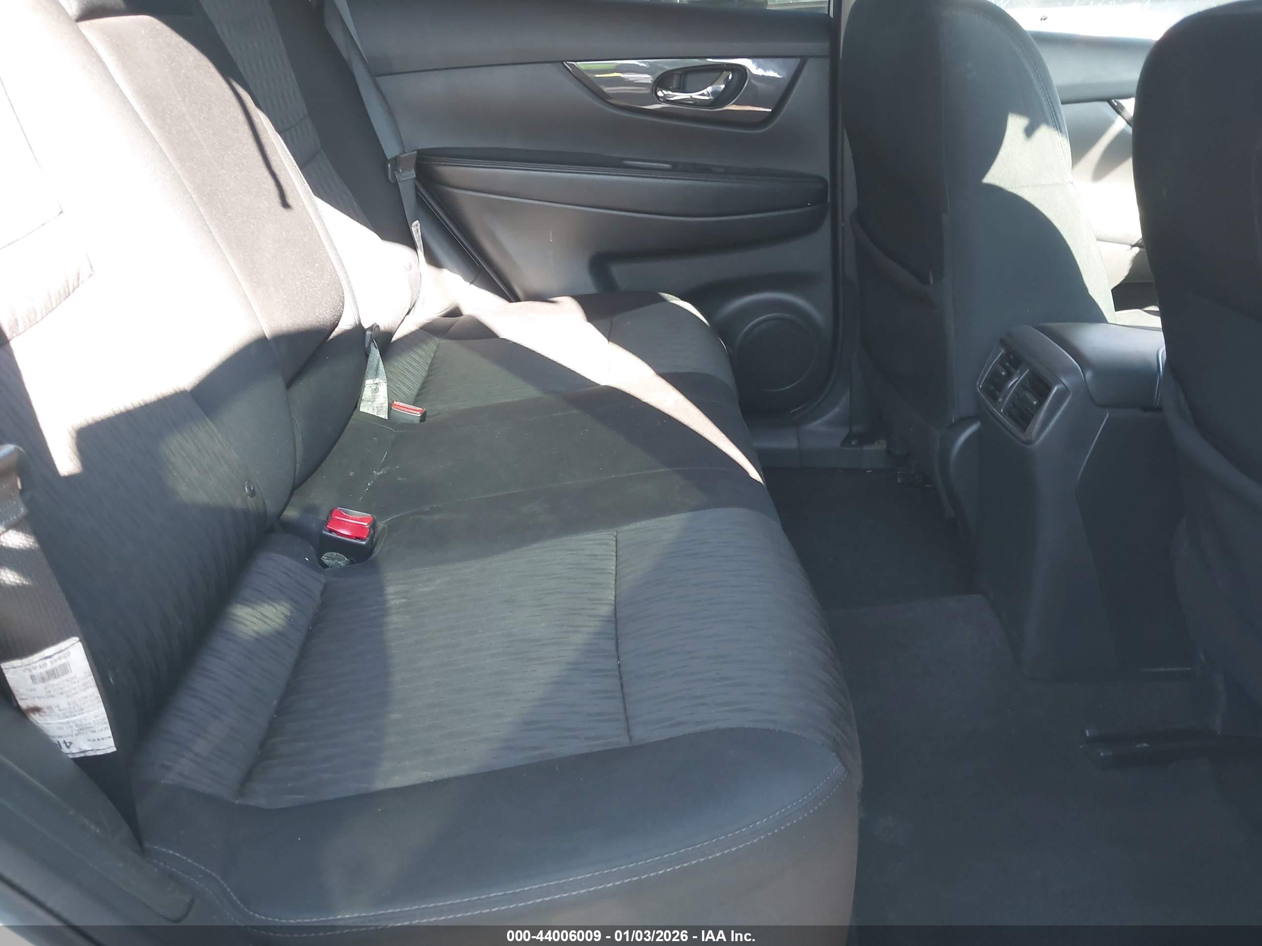 NISSAN ROGUE image 8