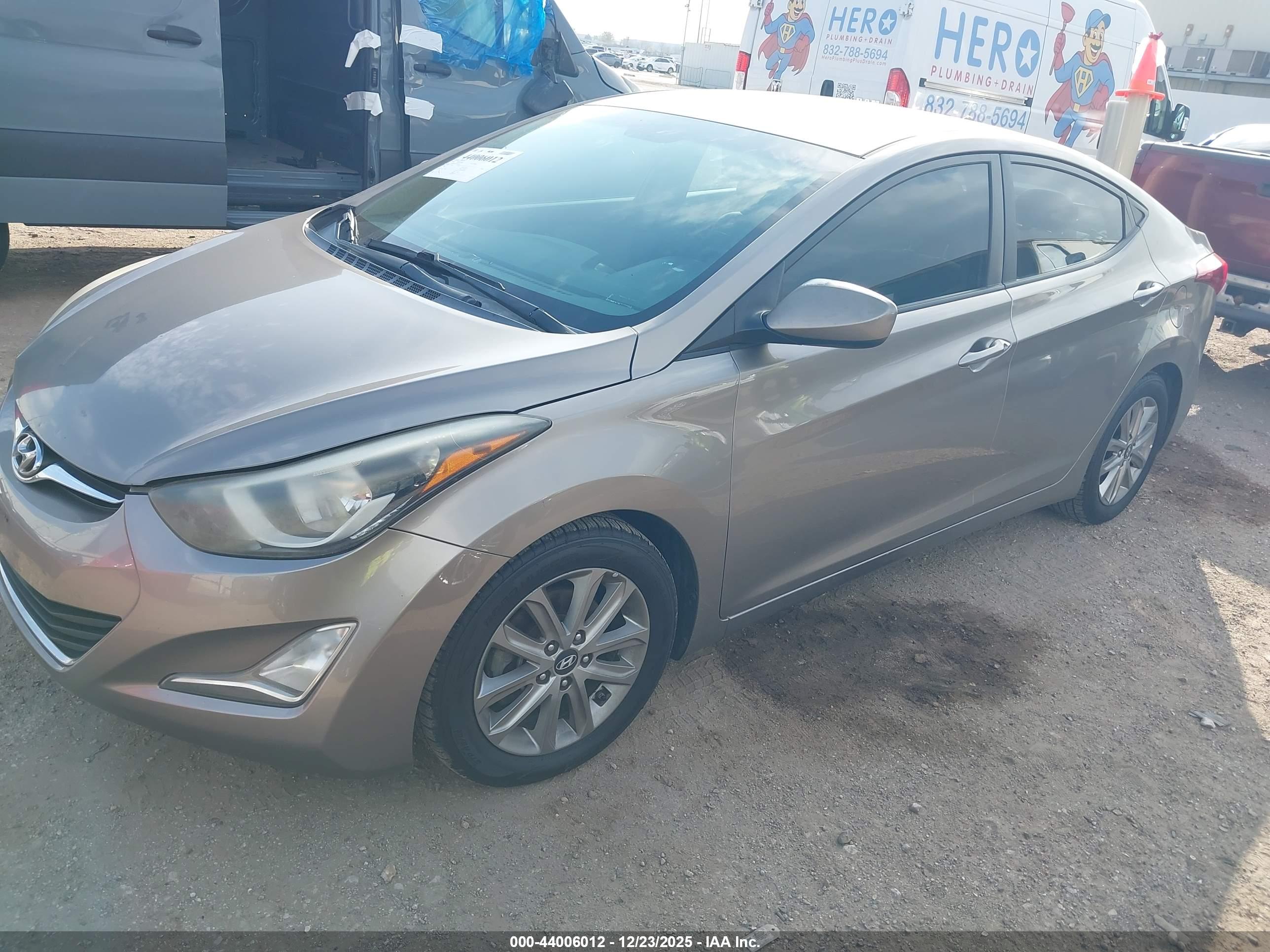 HYUNDAI ELANTRA image 2