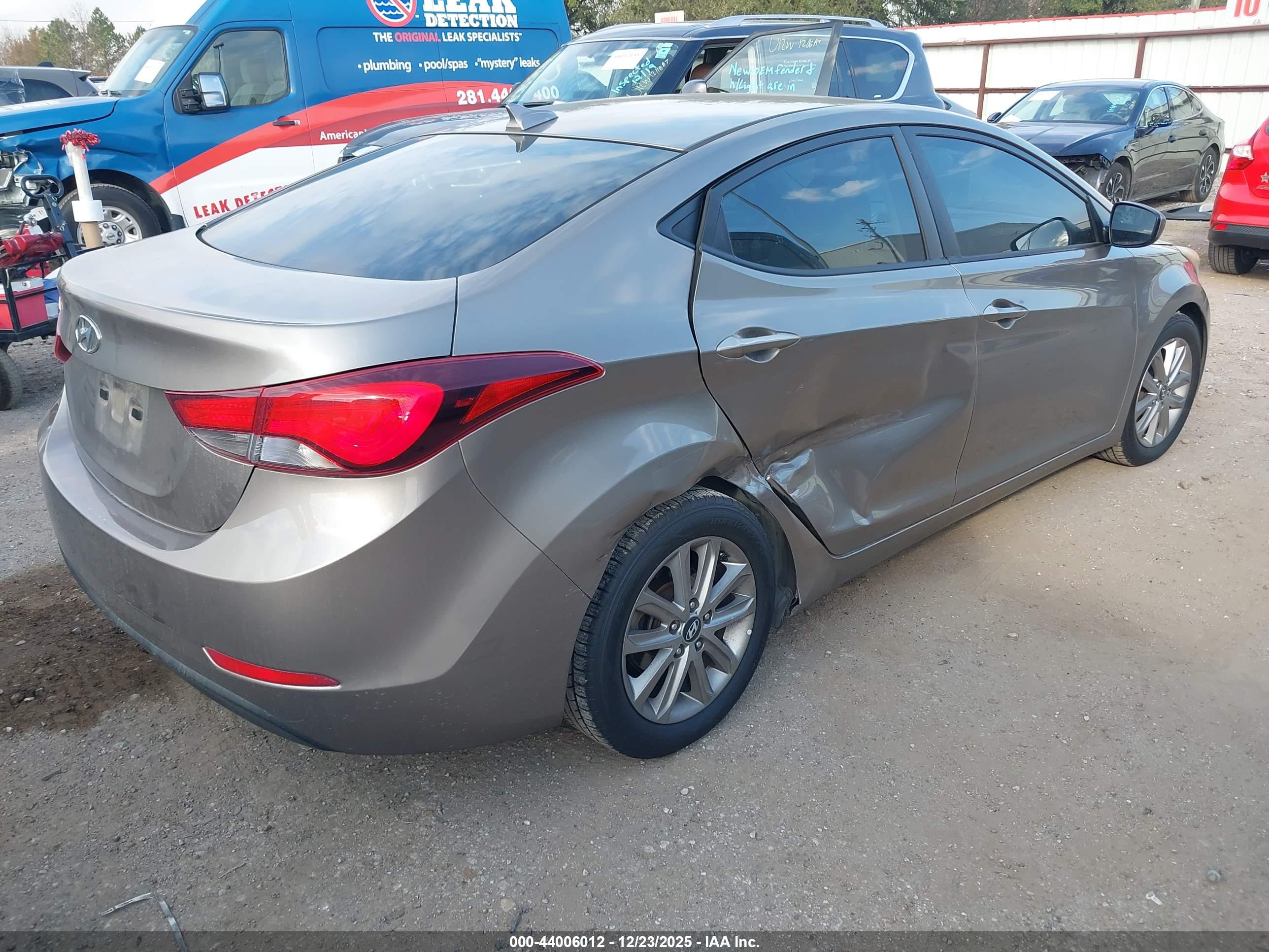 HYUNDAI ELANTRA image 4