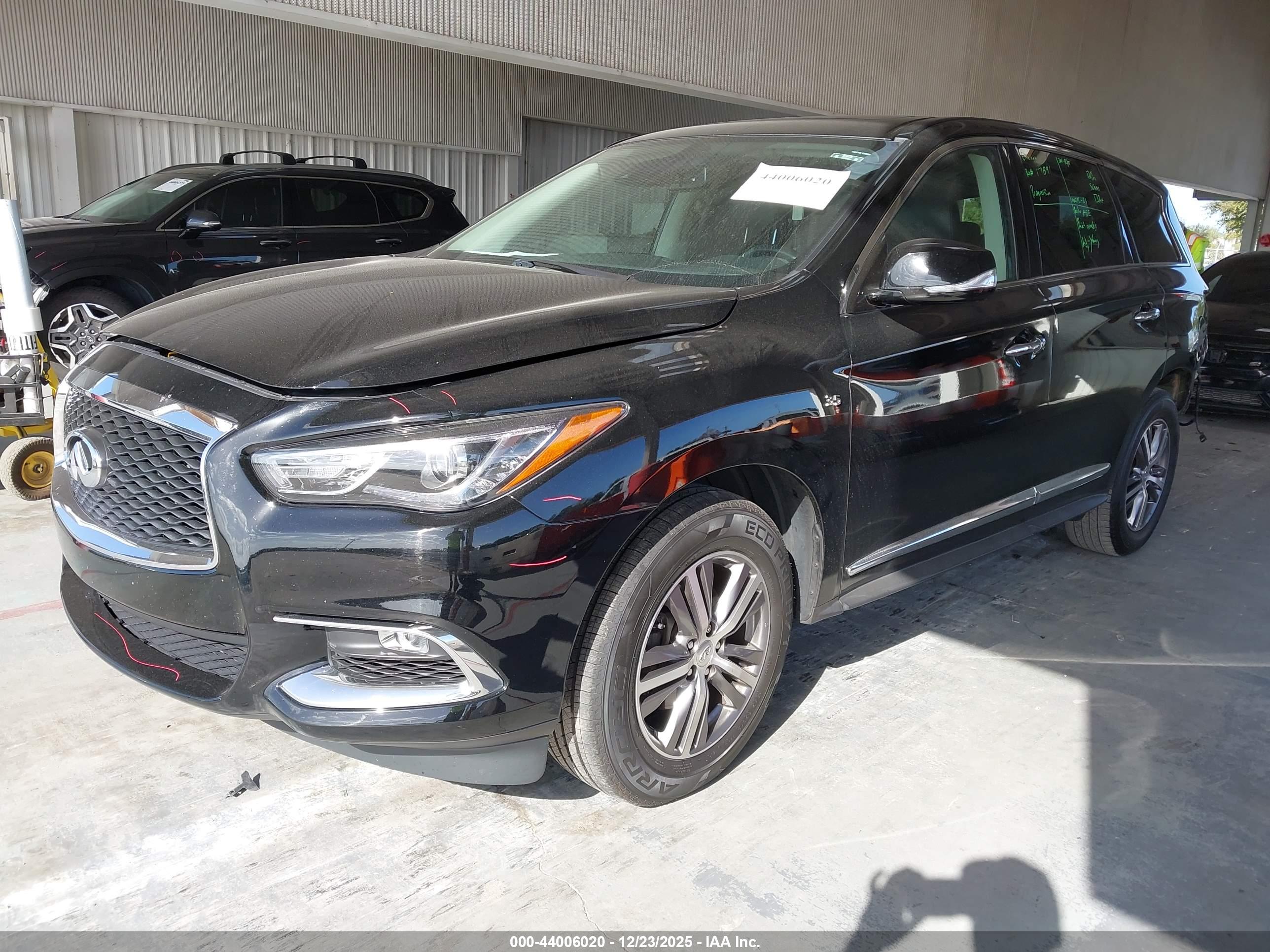 INFINITI QX60 image 2
