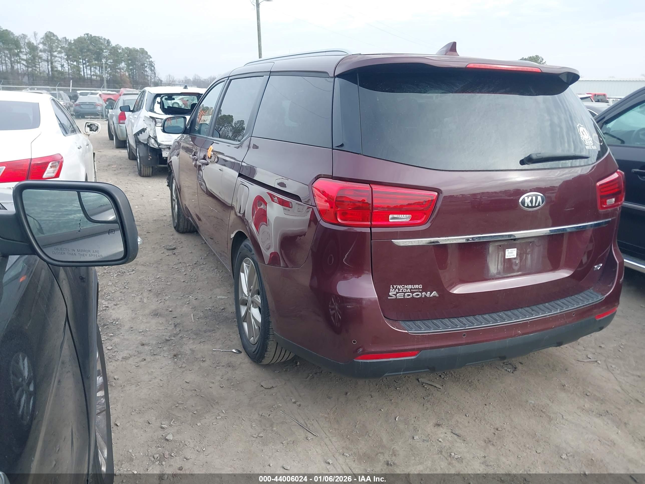 KIA SEDONA image 3