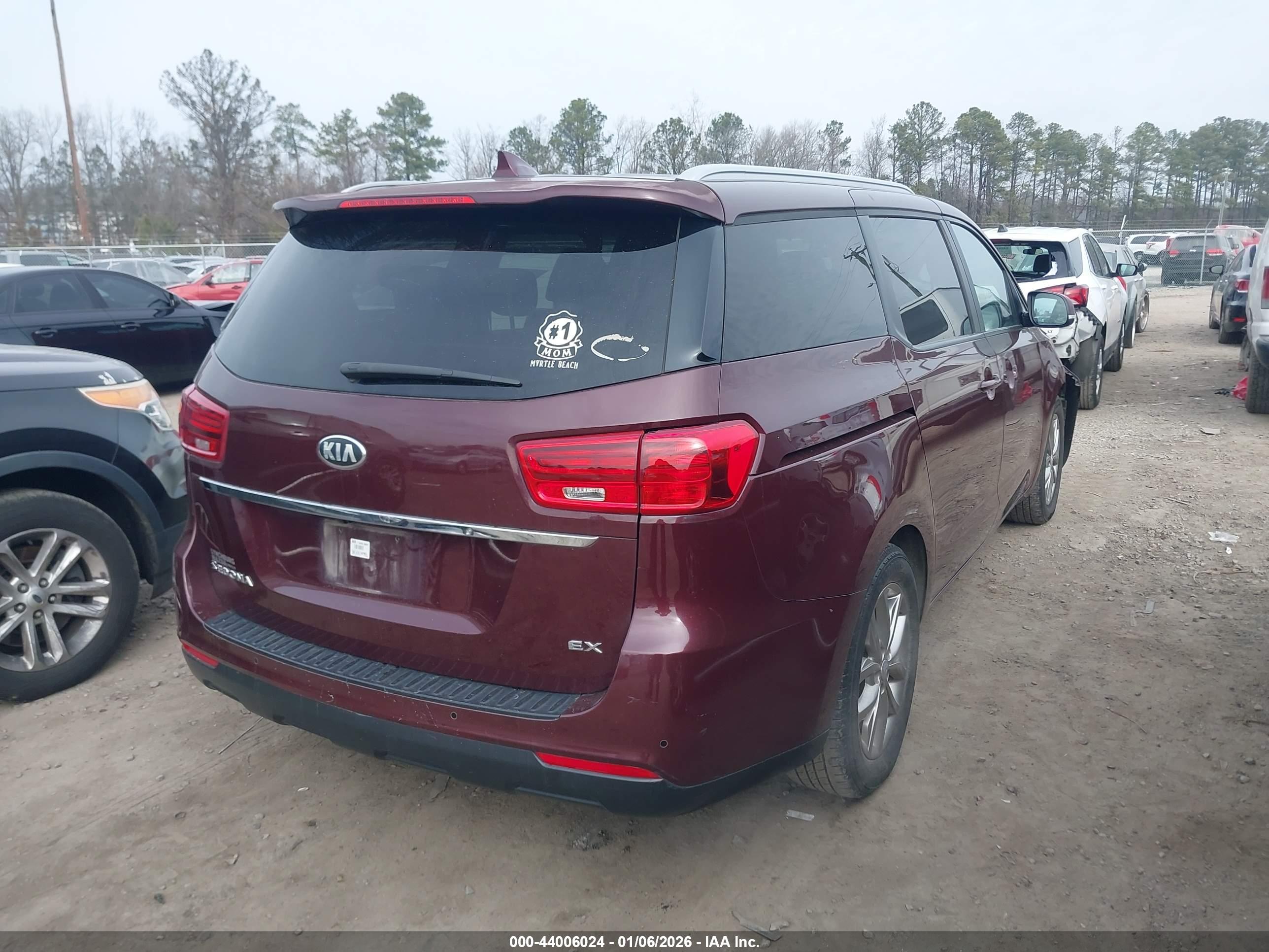 KIA SEDONA image 4