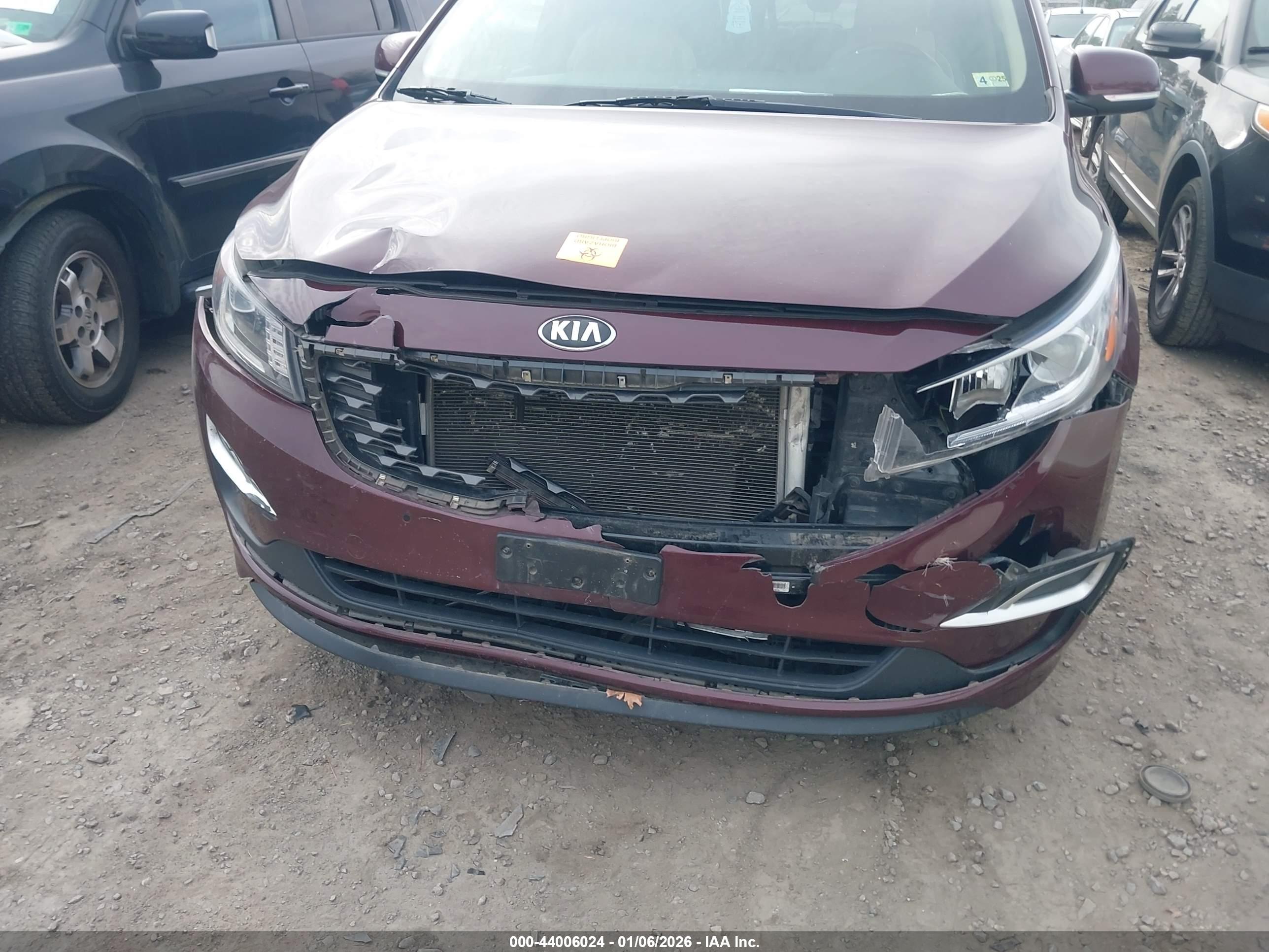 KIA SEDONA image 6