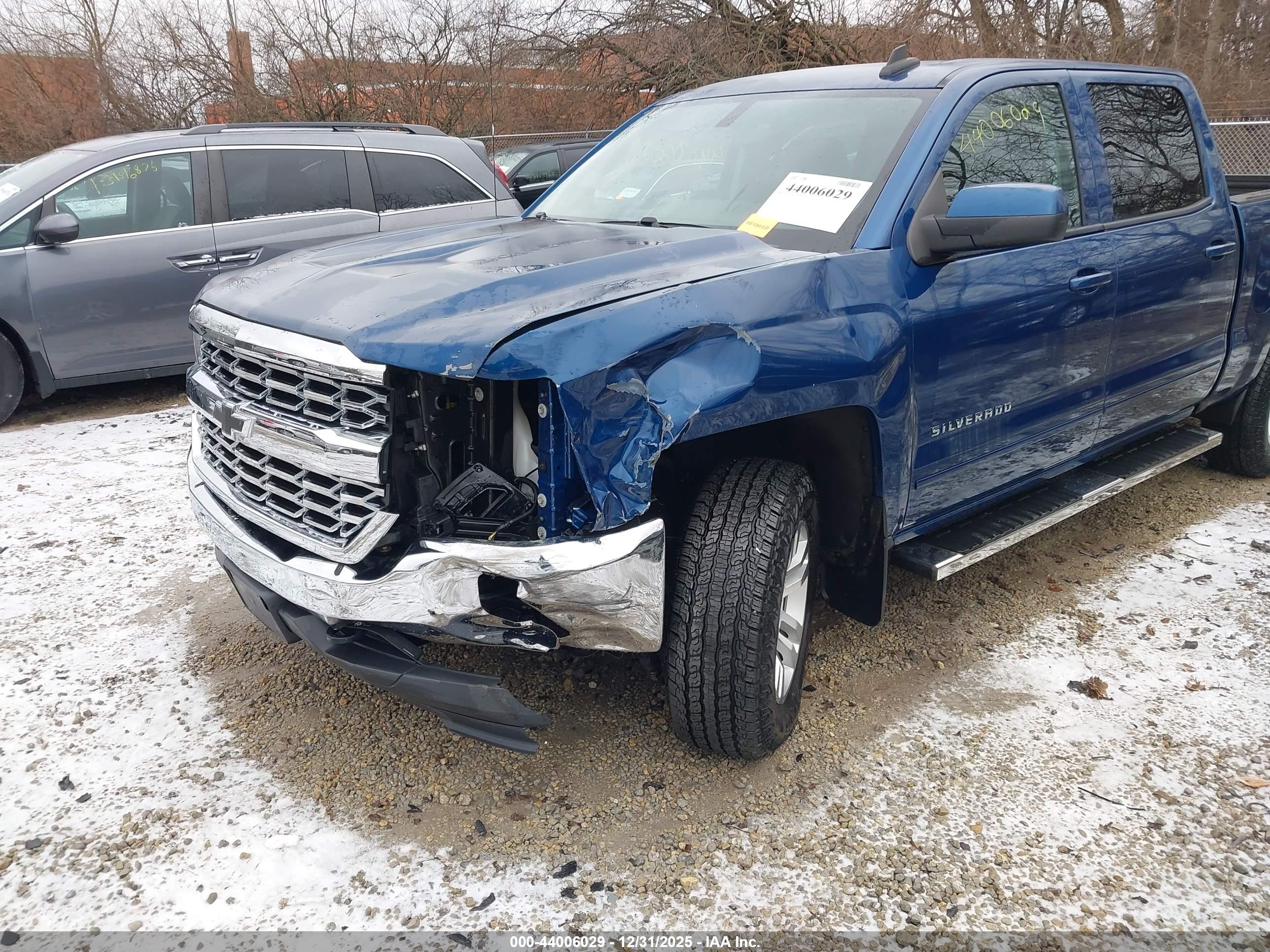 CHEVROLET SILVERADO image 6