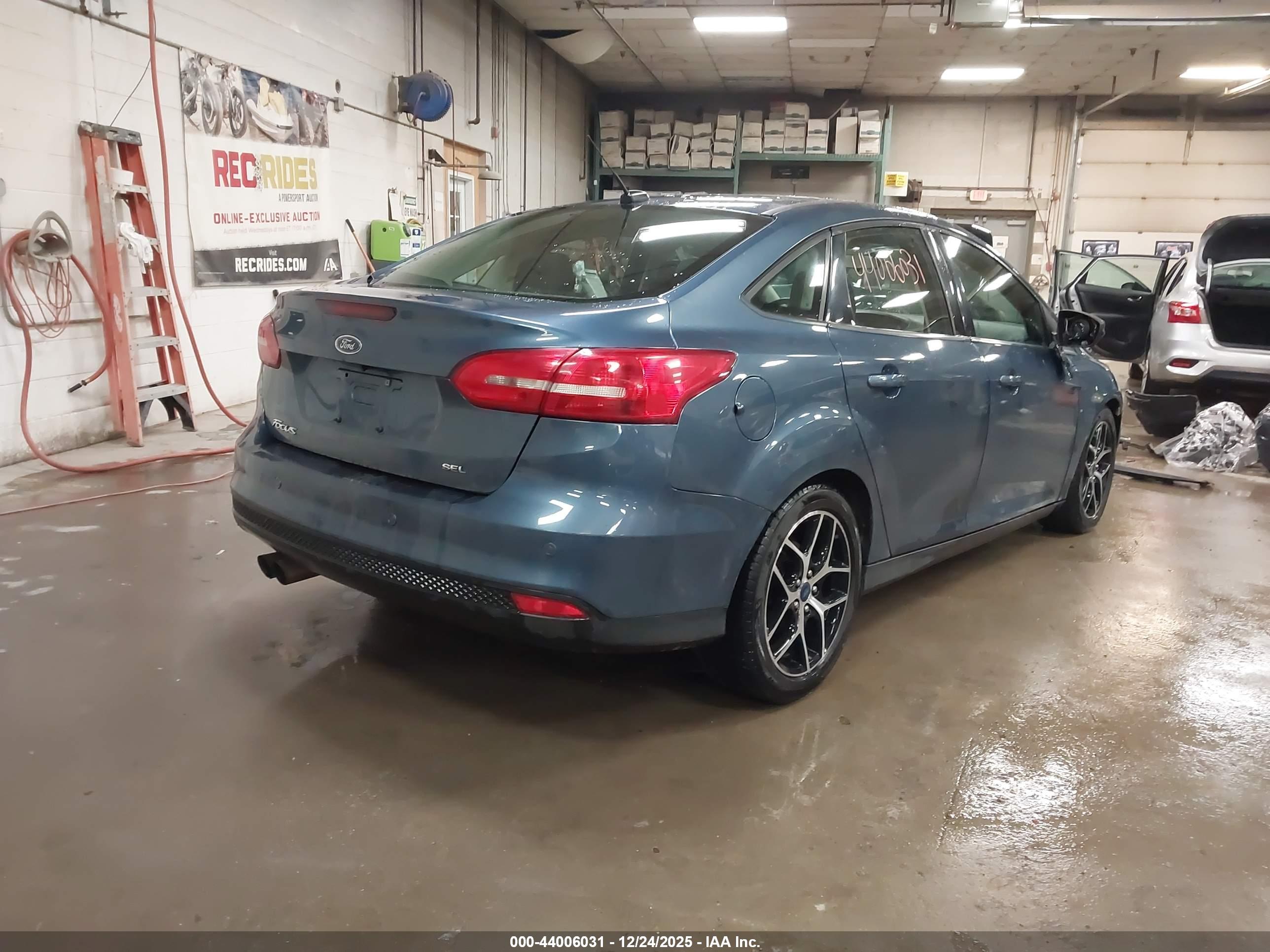 FORD FOCUS image 4