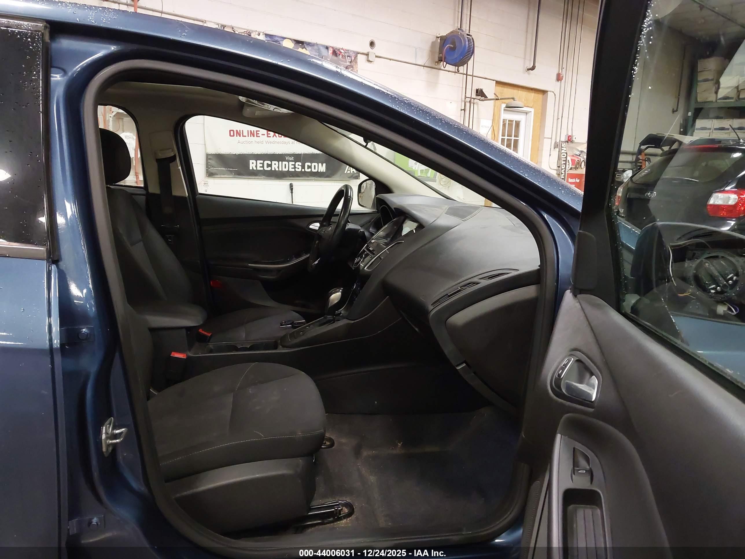 FORD FOCUS image 5