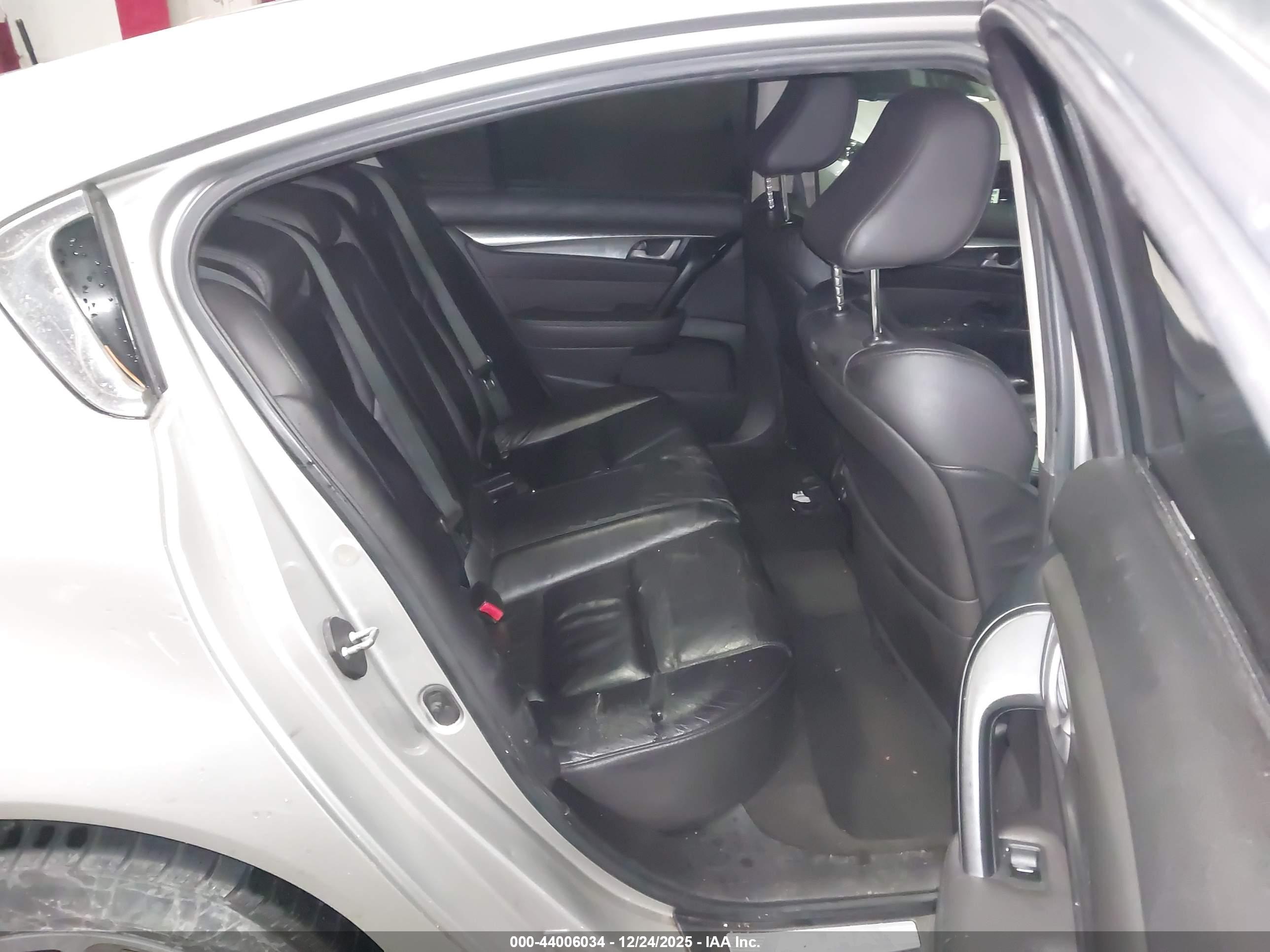 ACURA TL image 8