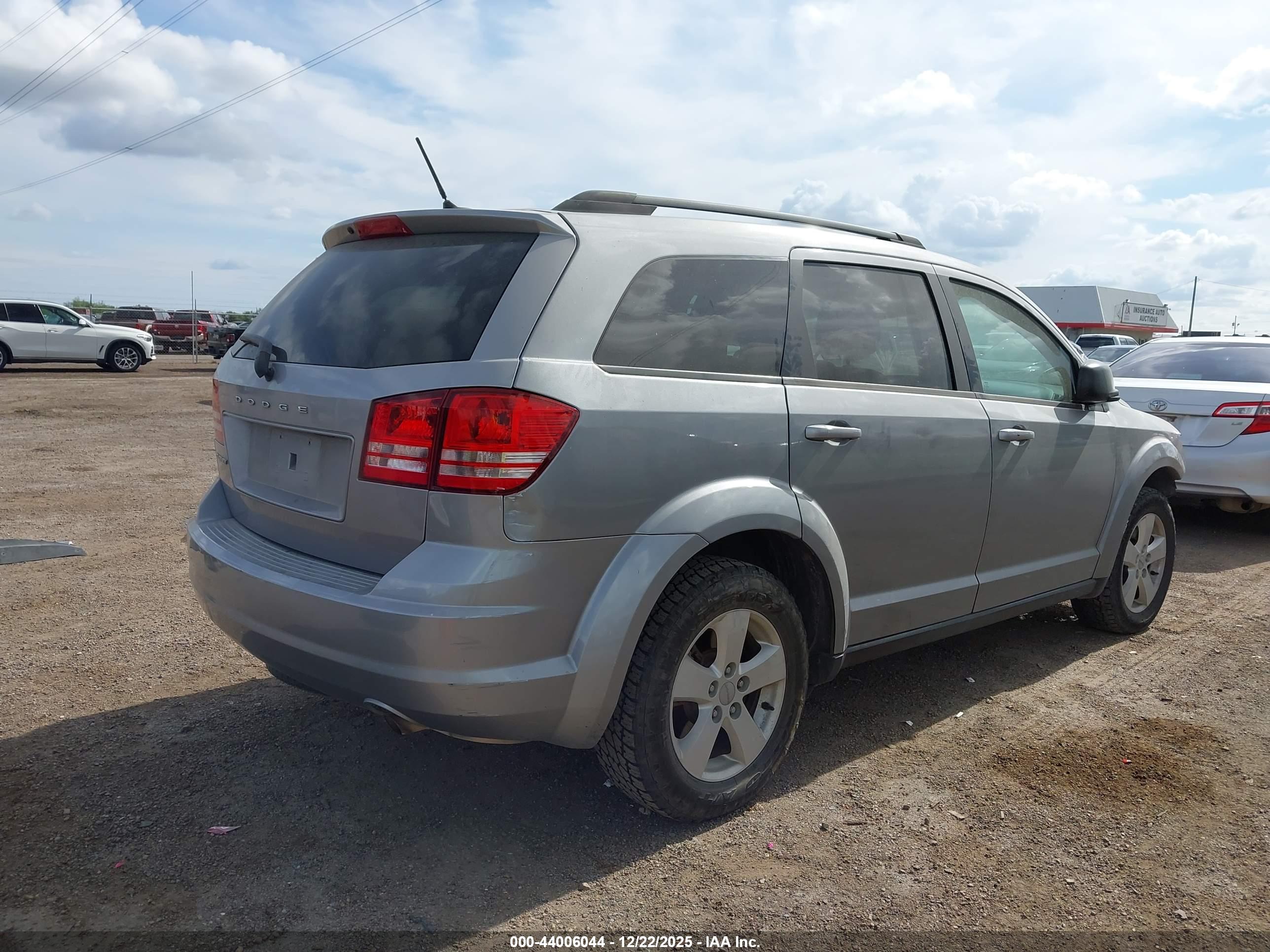 DODGE JOURNEY image 4