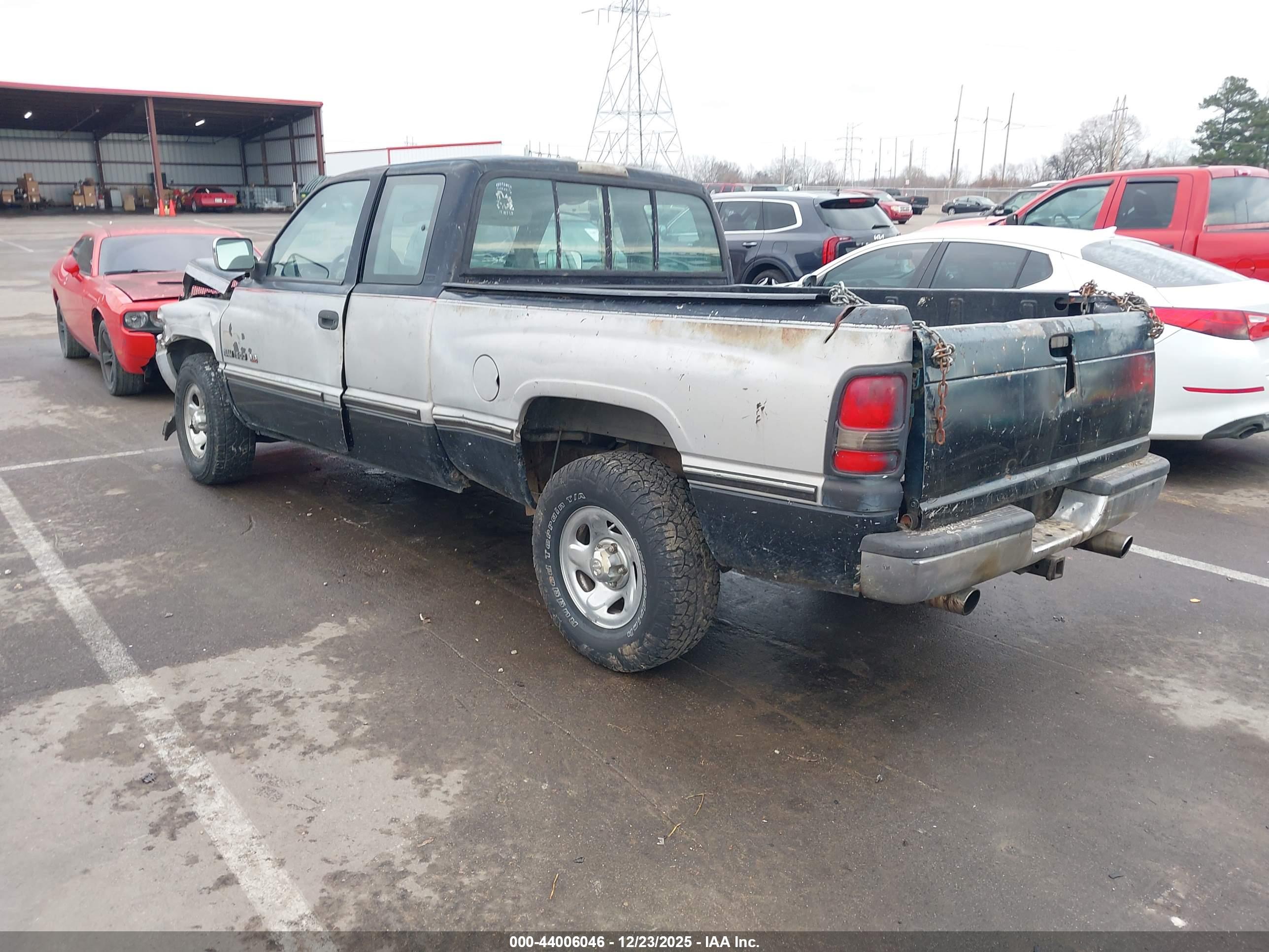 DODGE RAM image 3