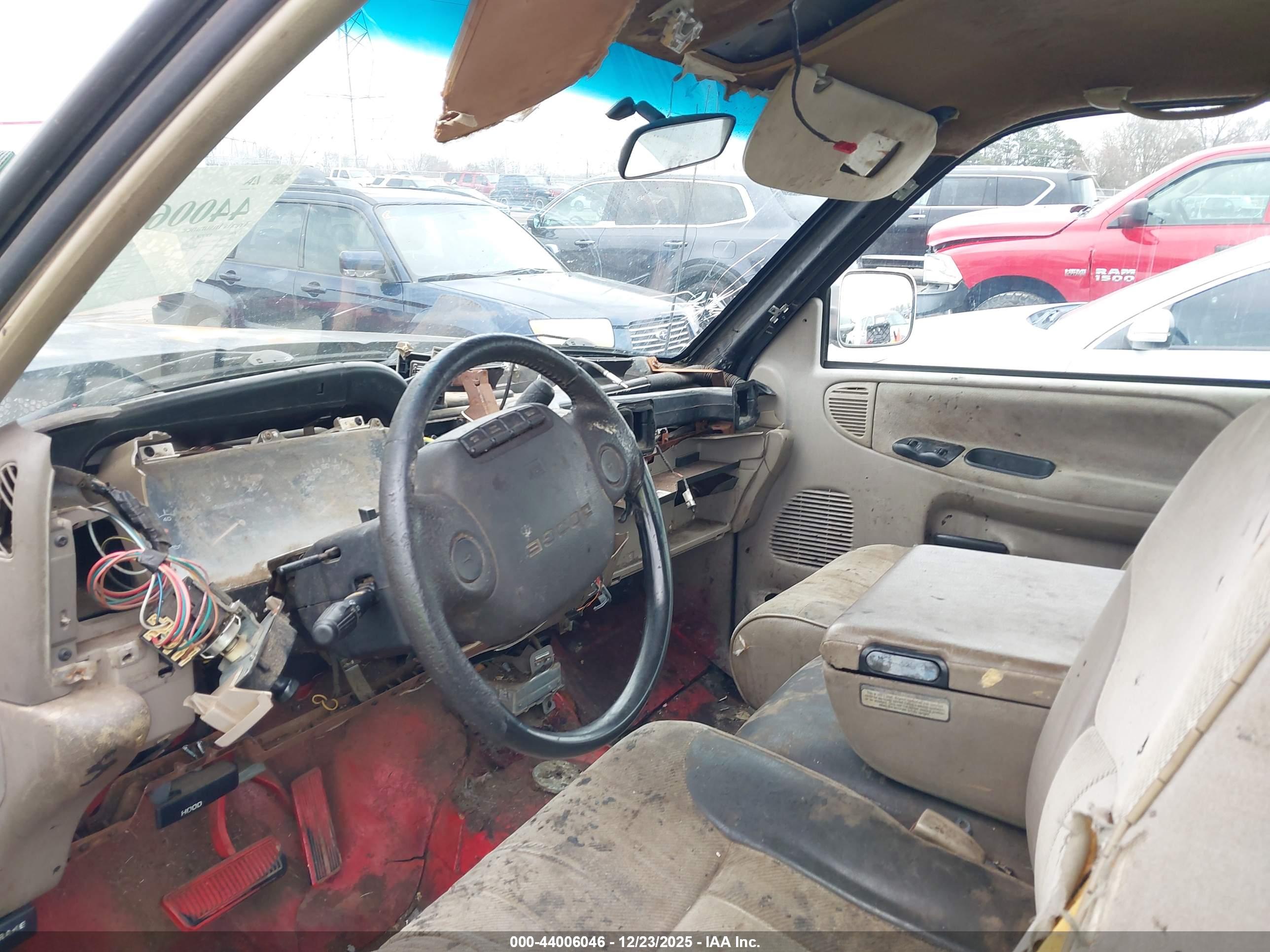 DODGE RAM image 5