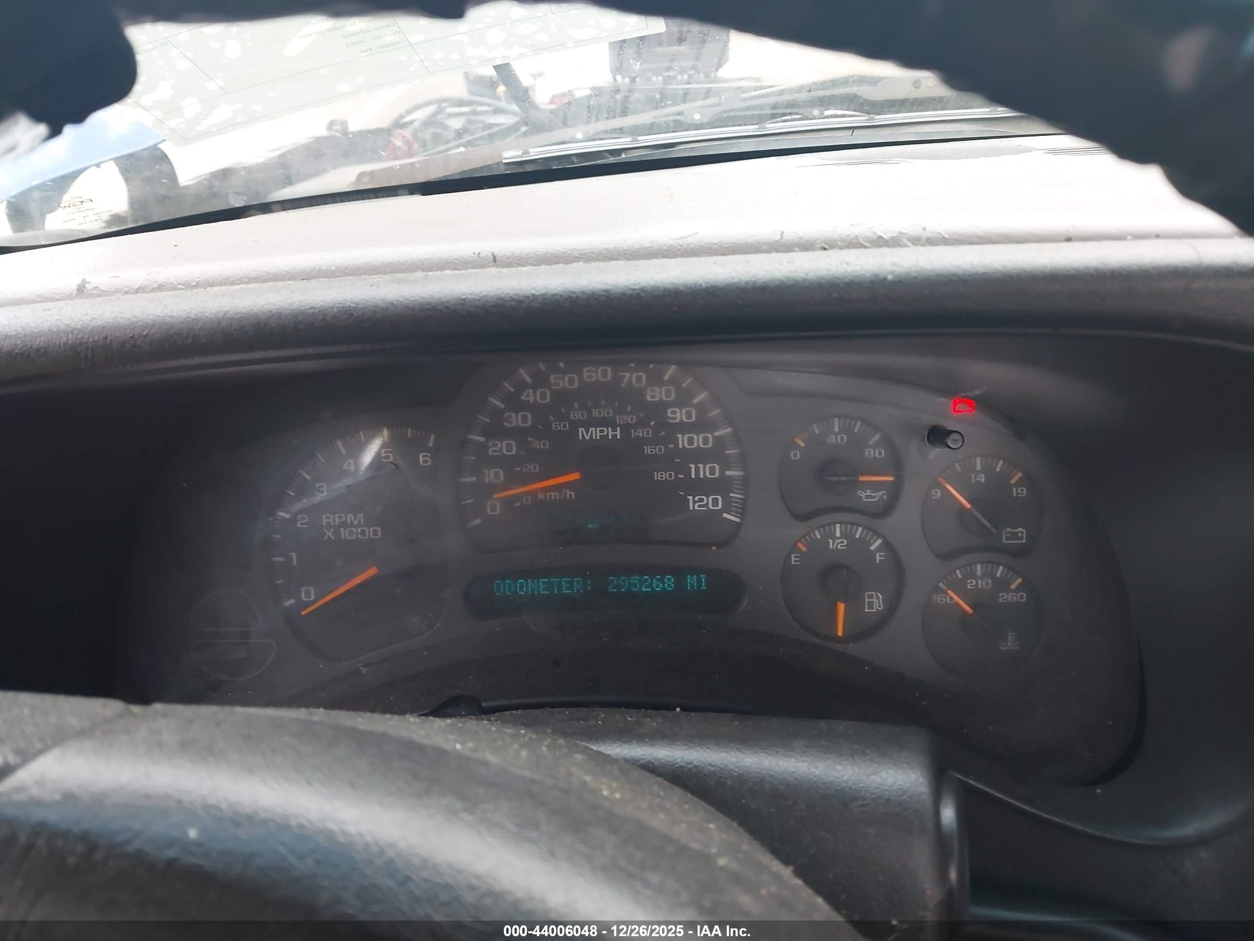 CHEVROLET SILVERADO image 7