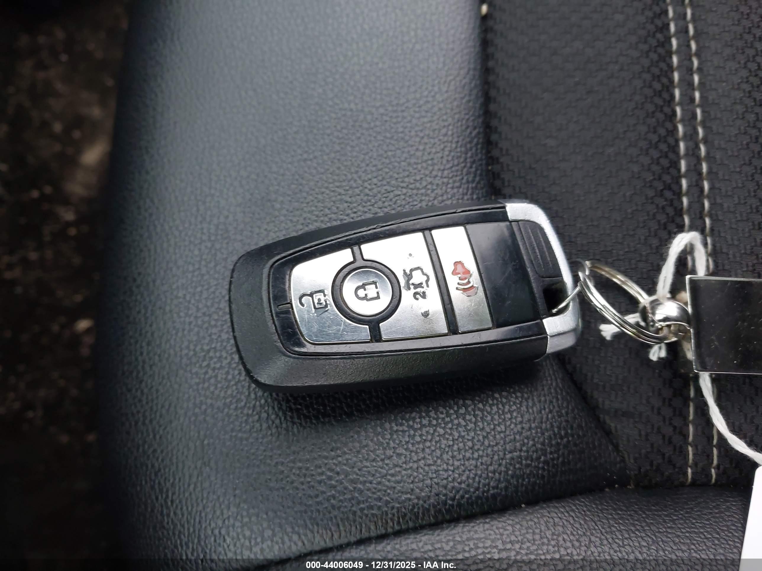FORD FUSION image 11
