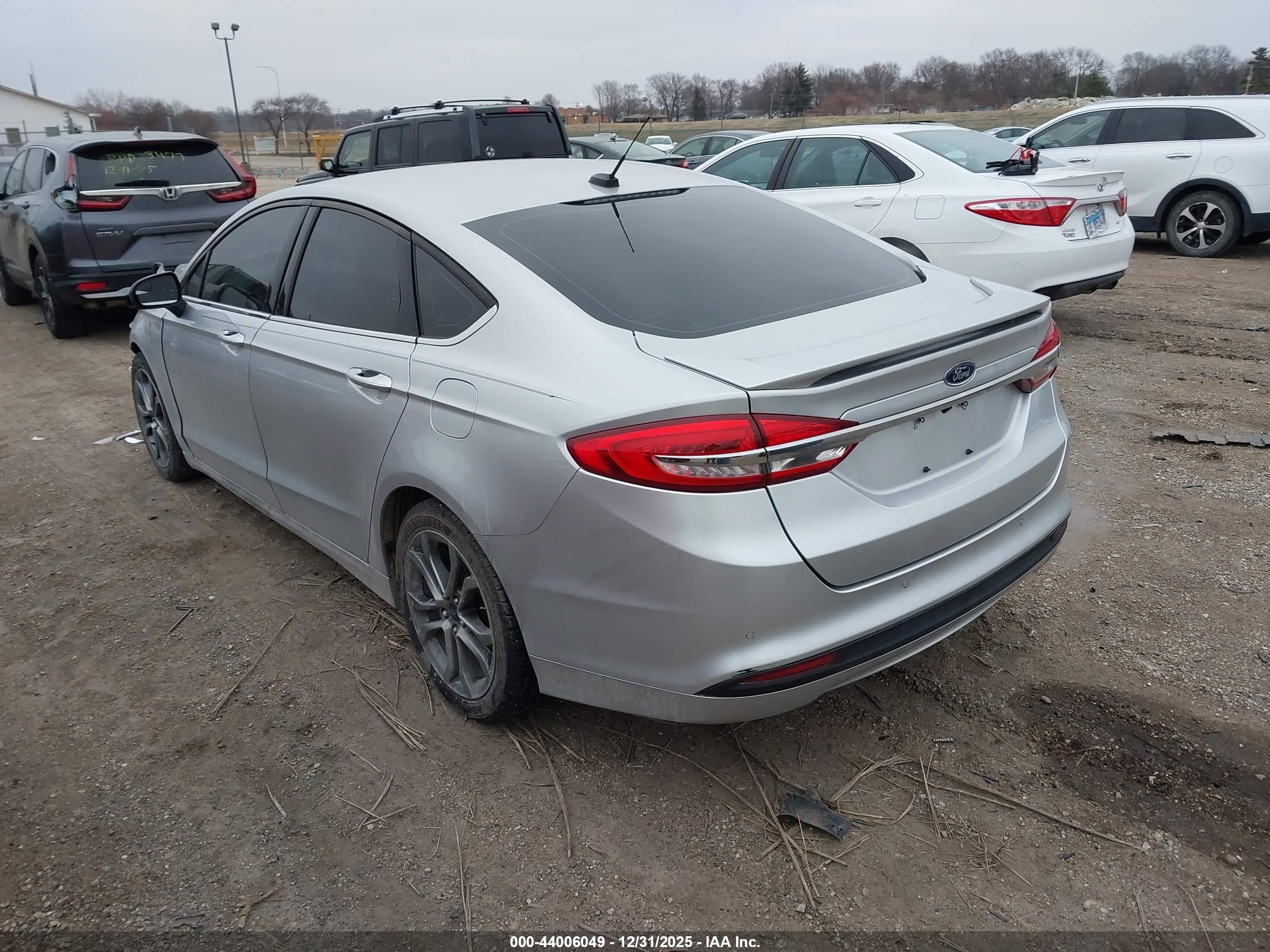 FORD FUSION image 3