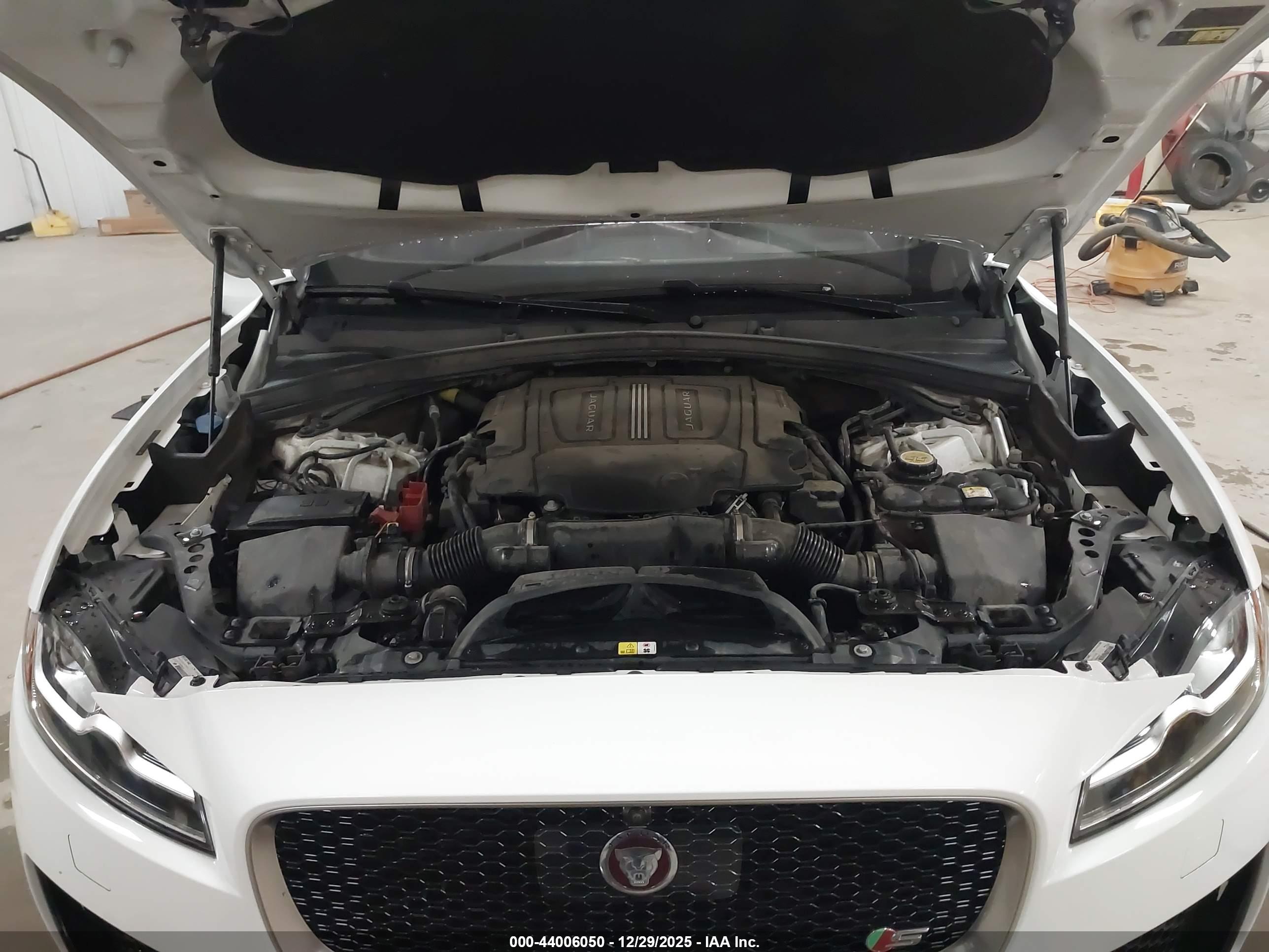 JAGUAR F-PACE image 10