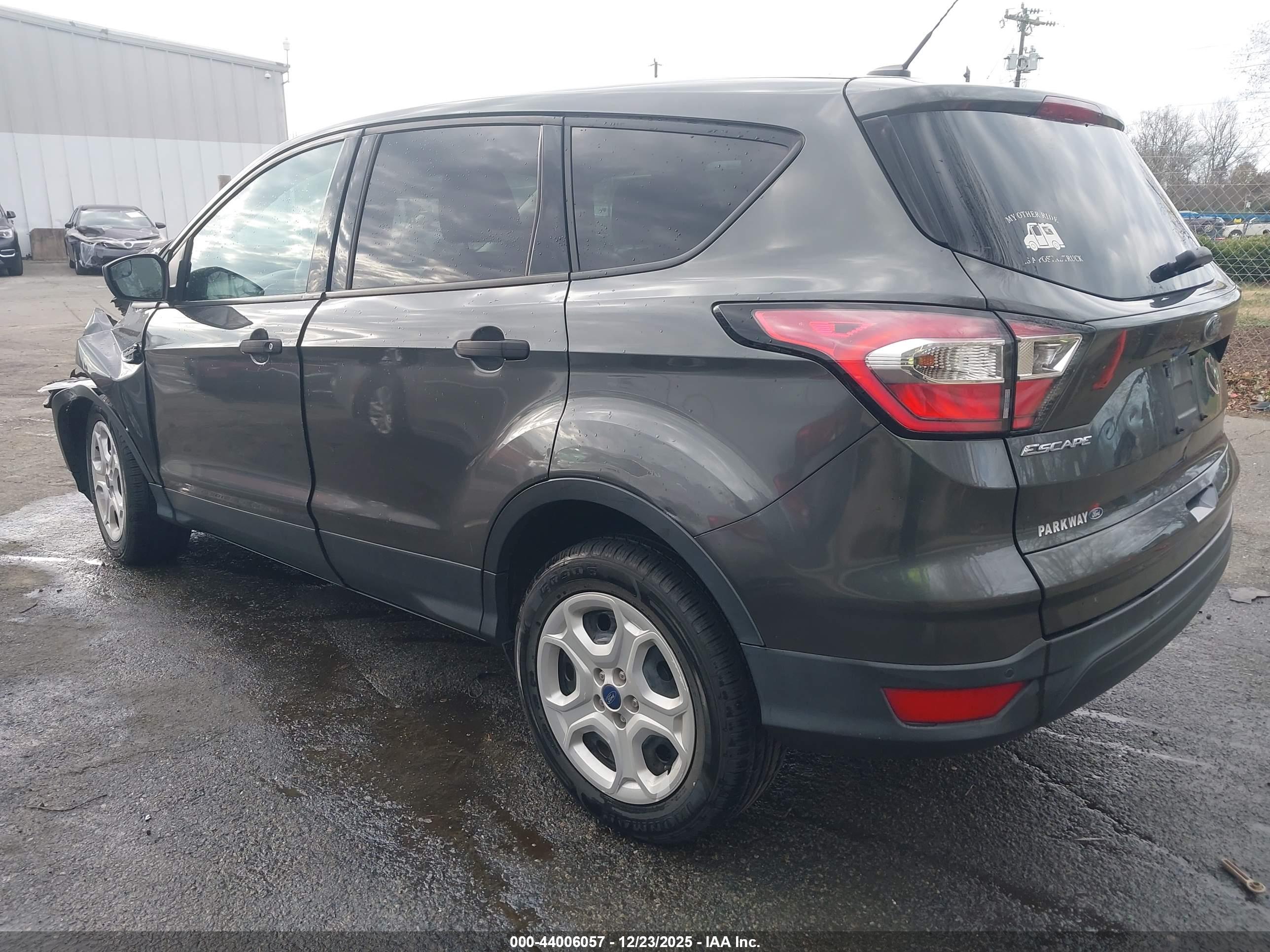 FORD ESCAPE image 3