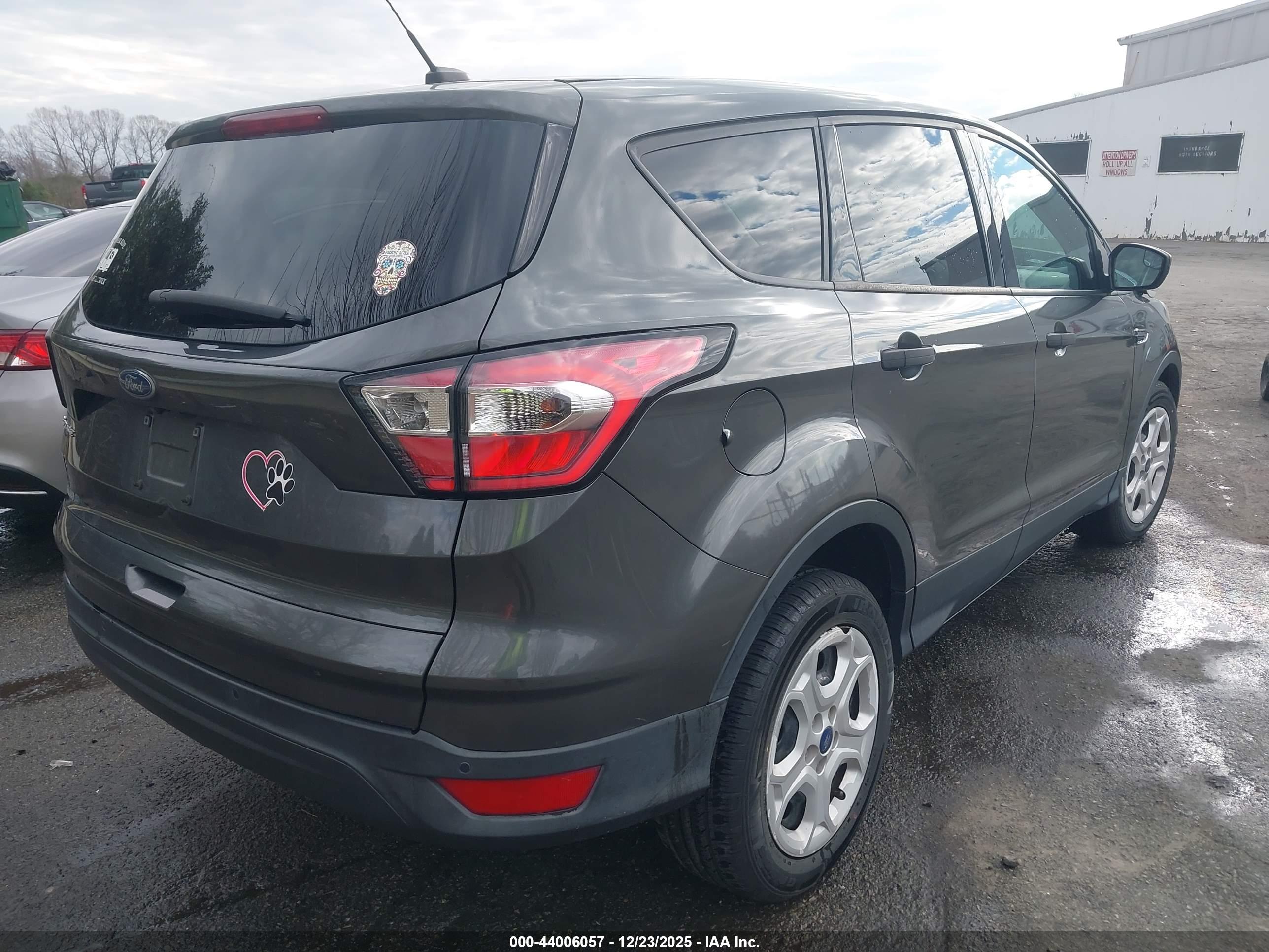 FORD ESCAPE image 4