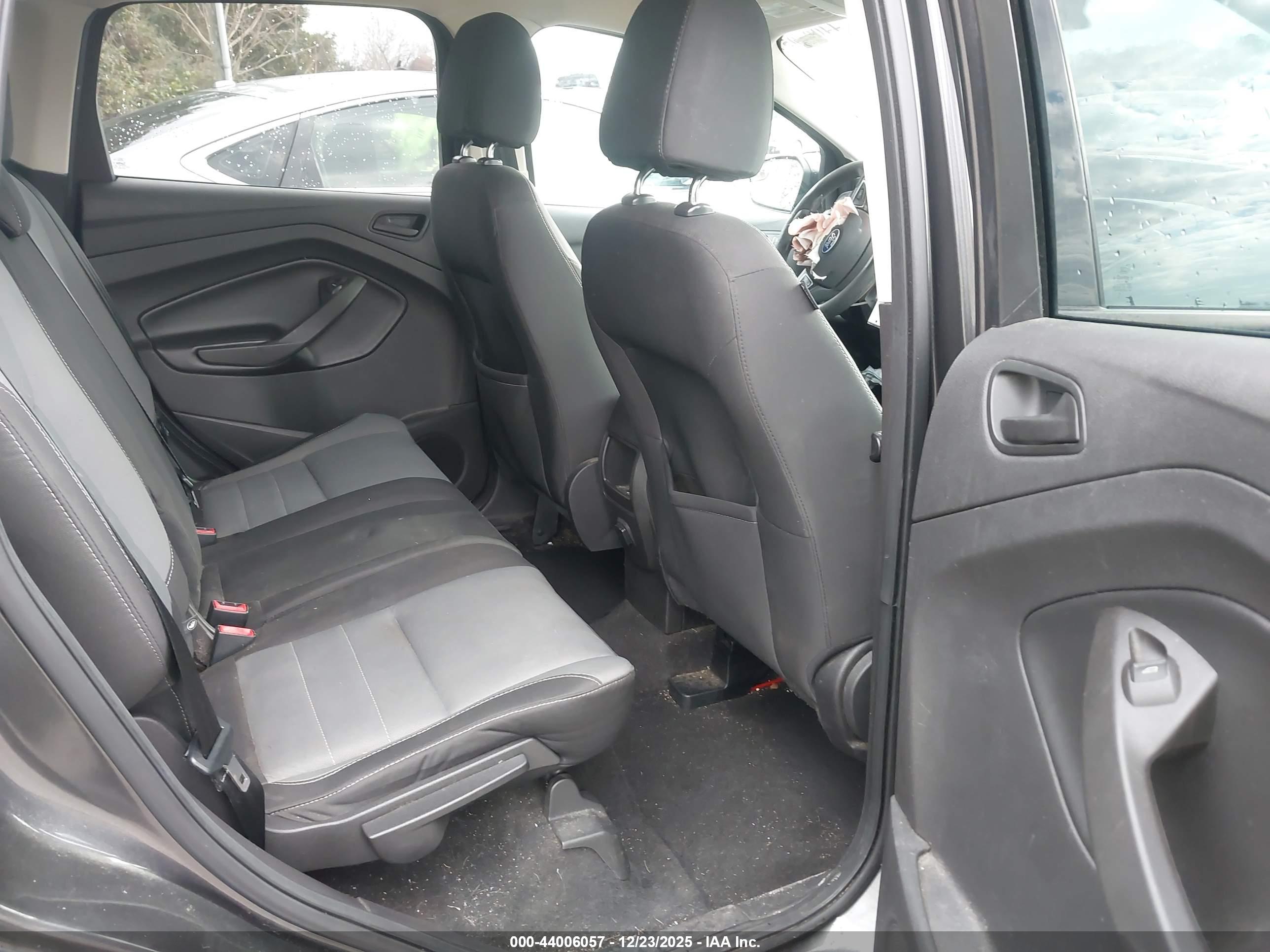 FORD ESCAPE image 8