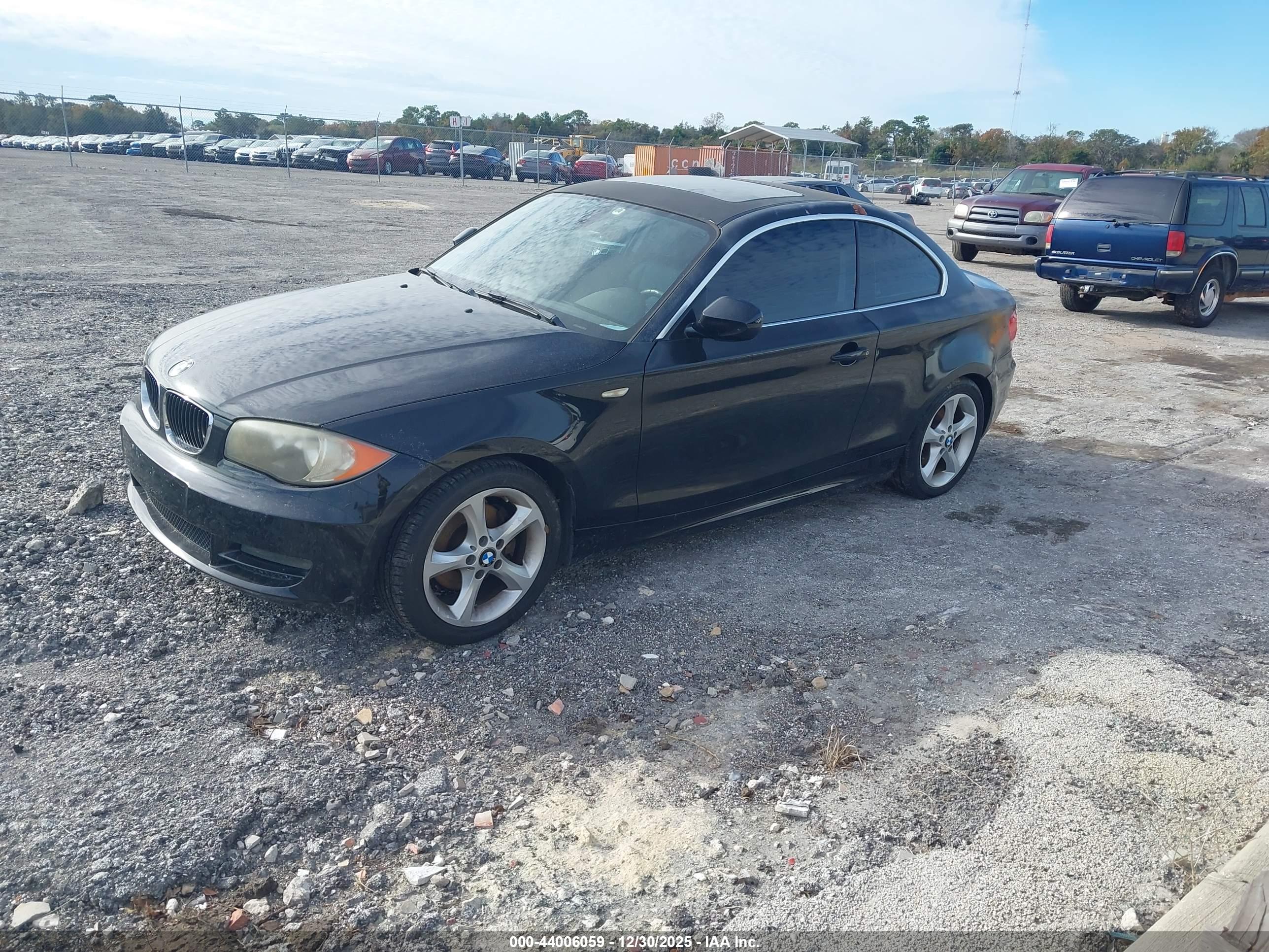 BMW 128I image 2