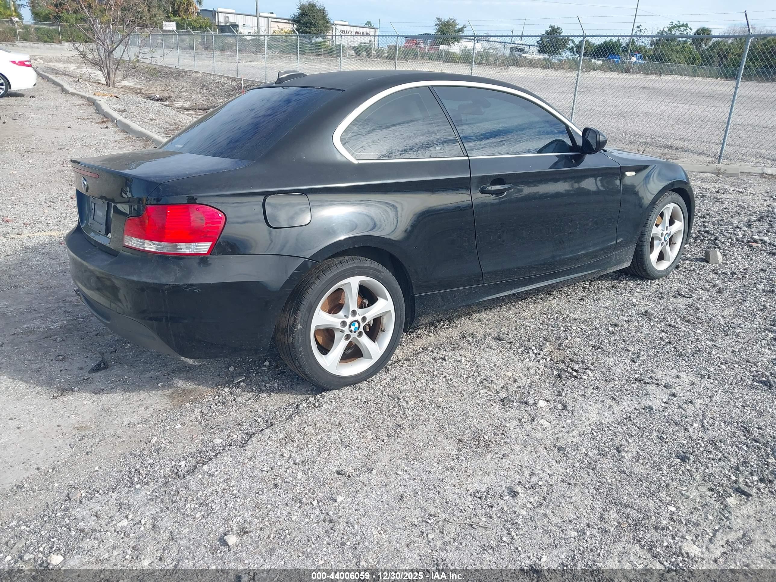 BMW 128I image 4