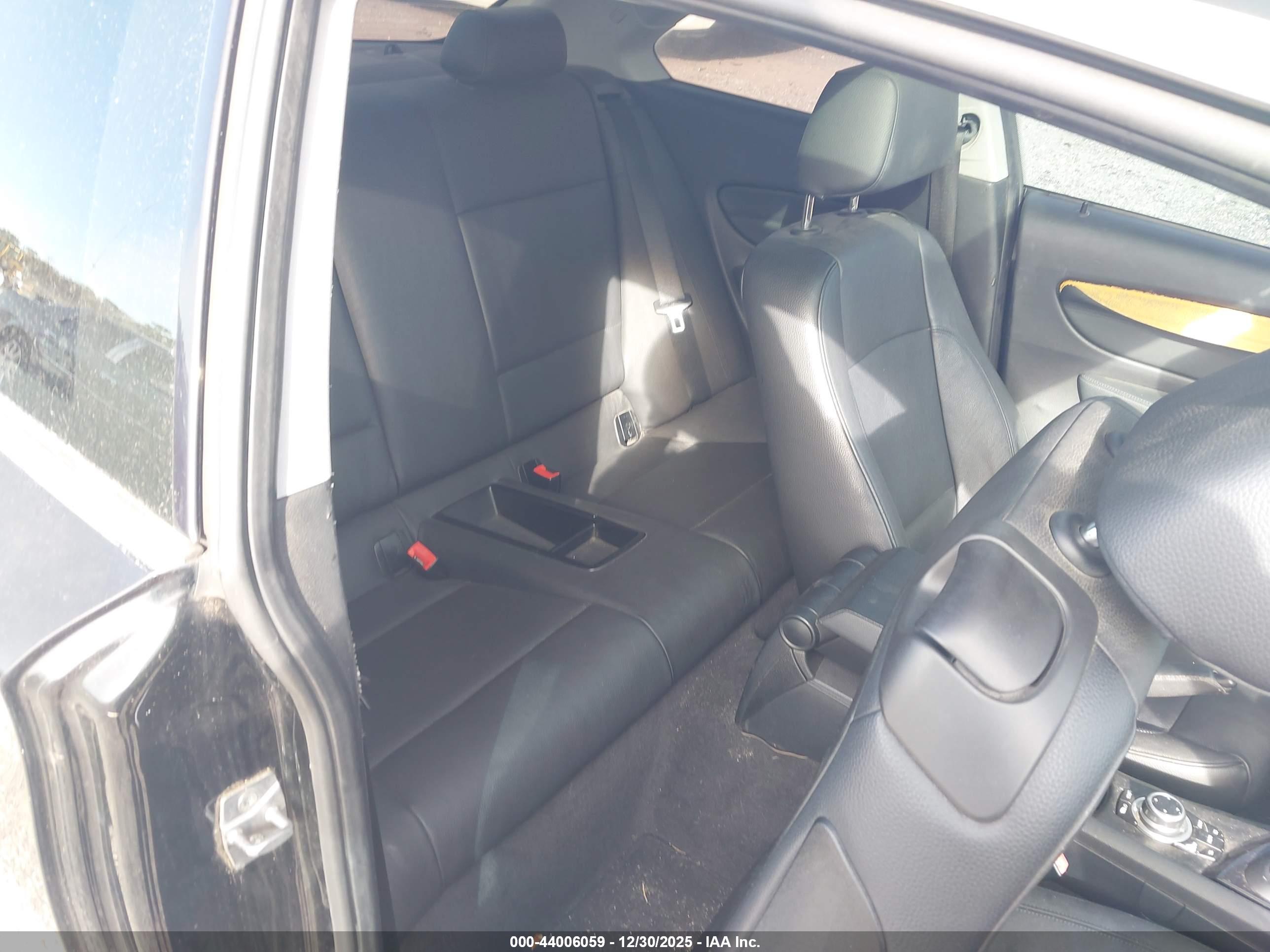 BMW 128I image 8