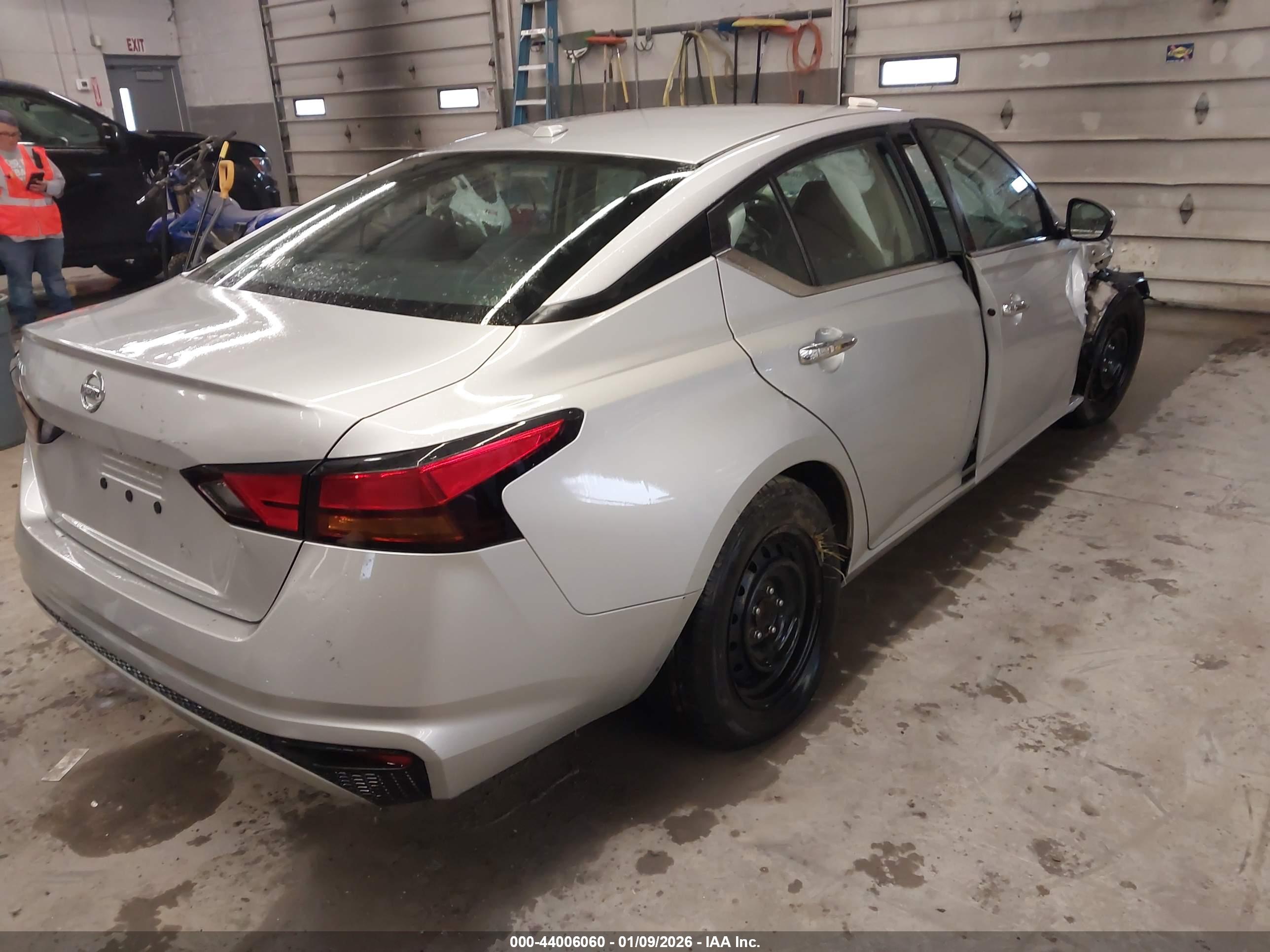 NISSAN ALTIMA image 4