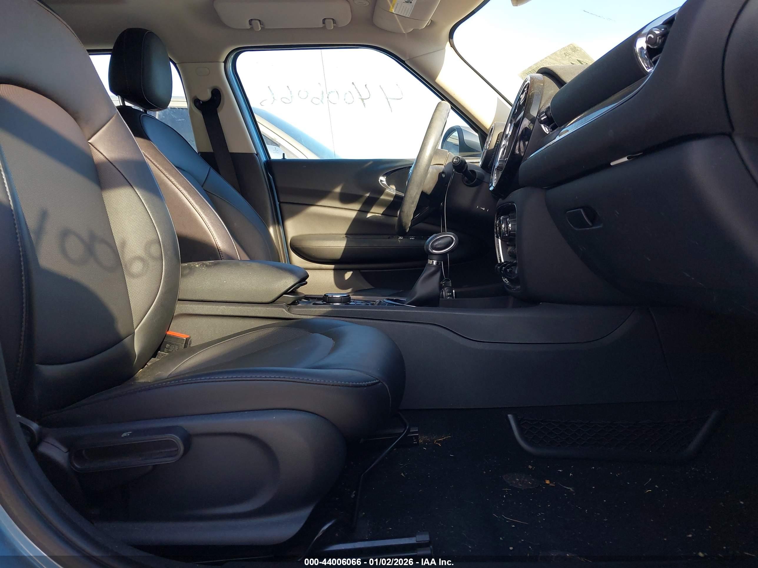 MINI CLUBMAN image 5