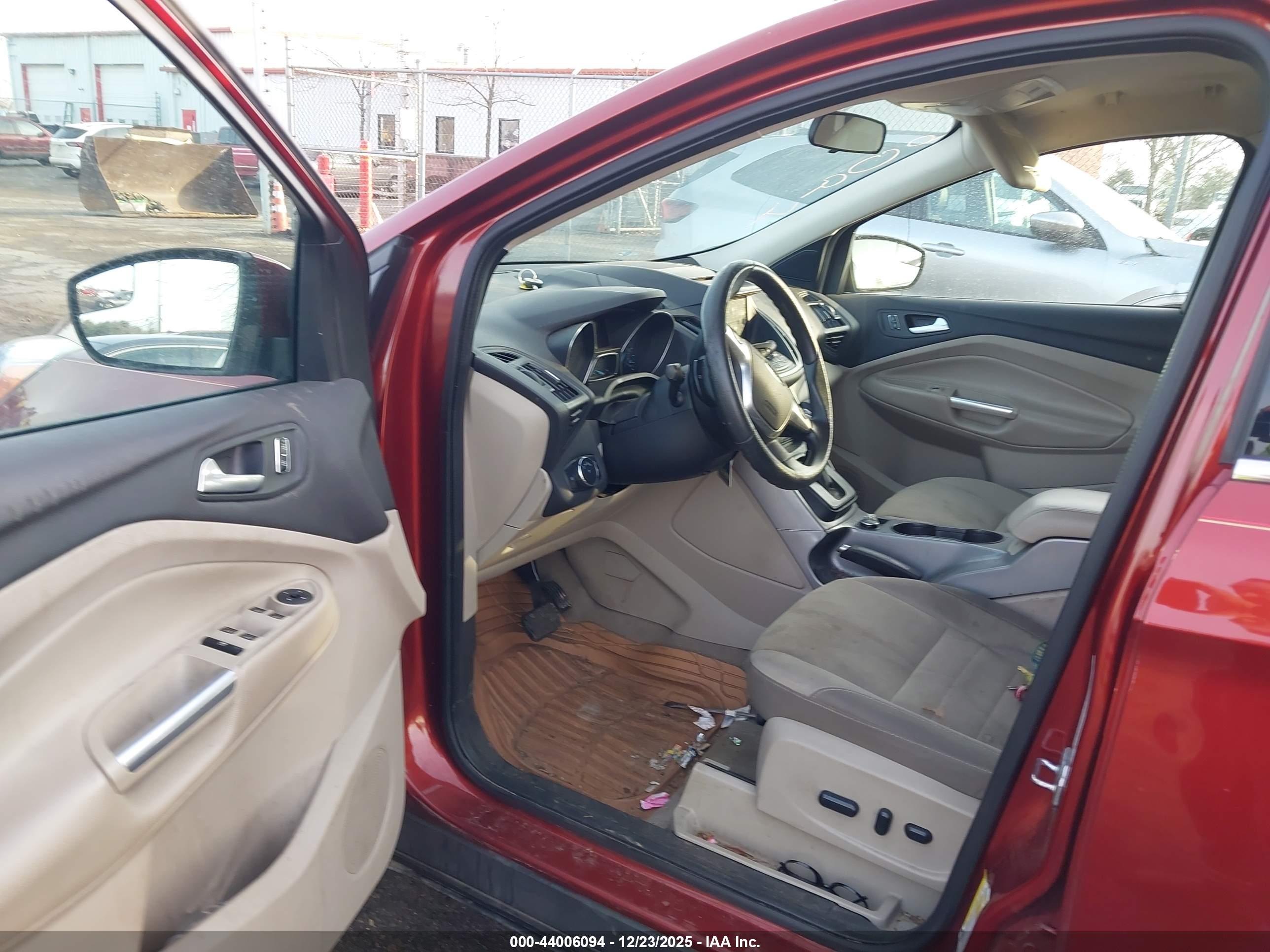 FORD ESCAPE image 8
