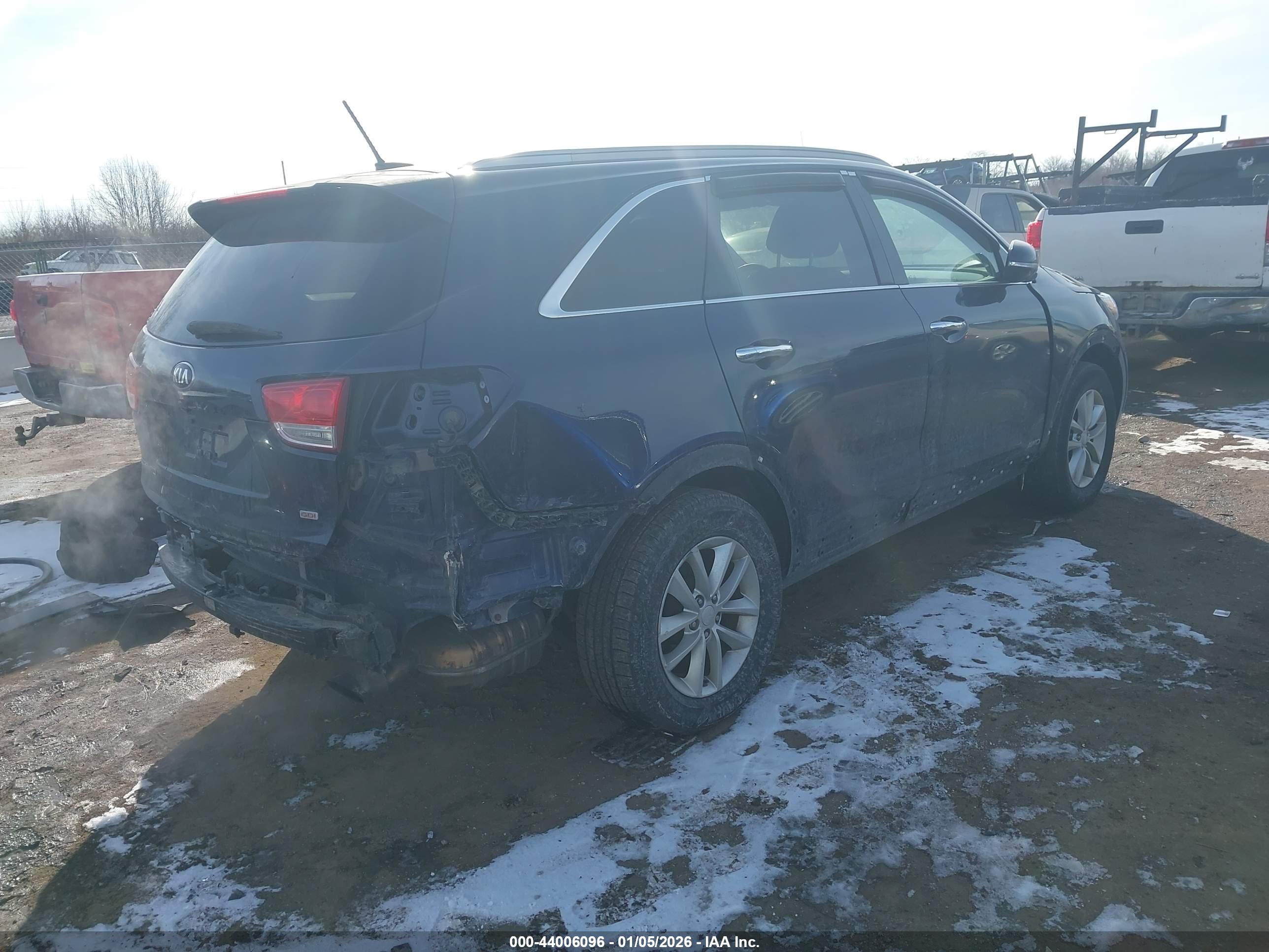 KIA SORENTO image 4