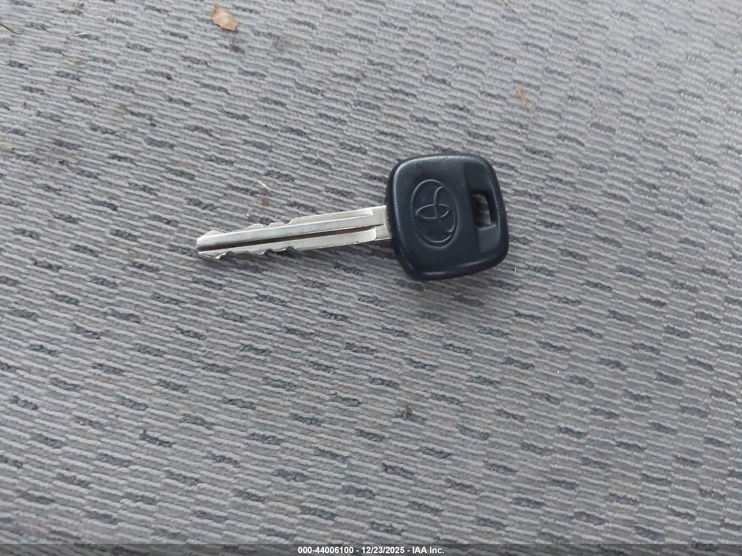 TOYOTA CAMRY image 11