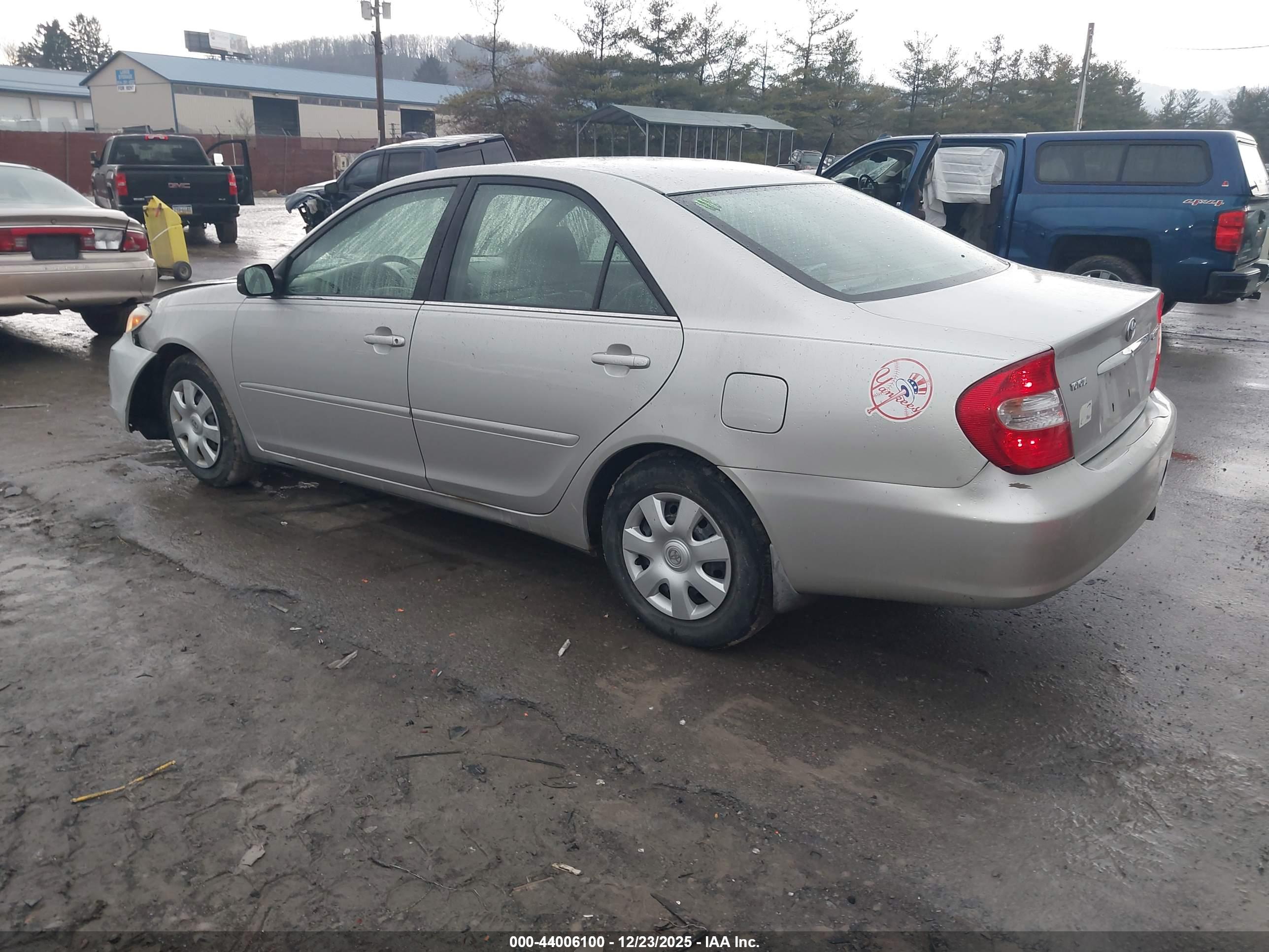 TOYOTA CAMRY image 3