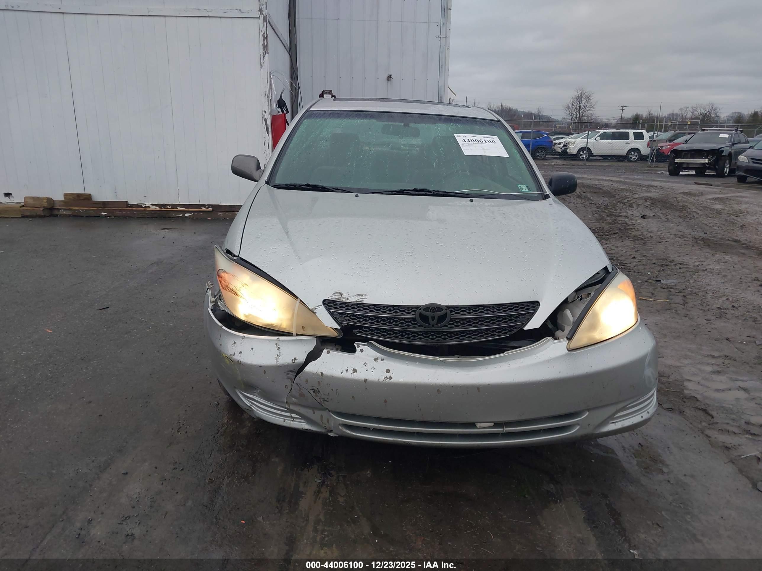 TOYOTA CAMRY image 6