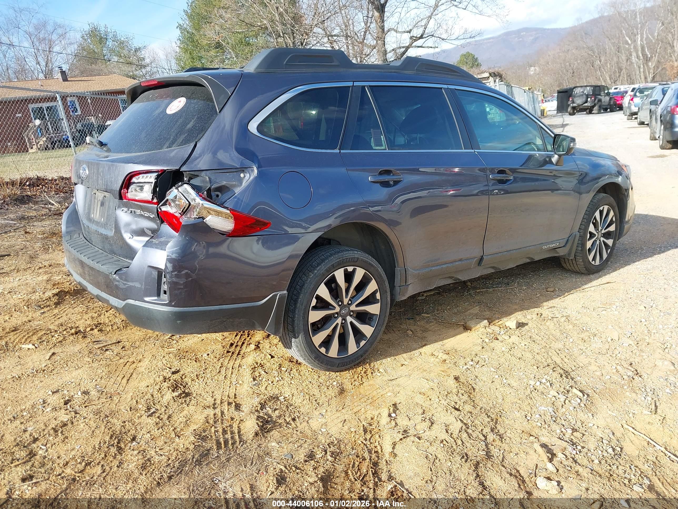 SUBARU OUTBACK image 4
