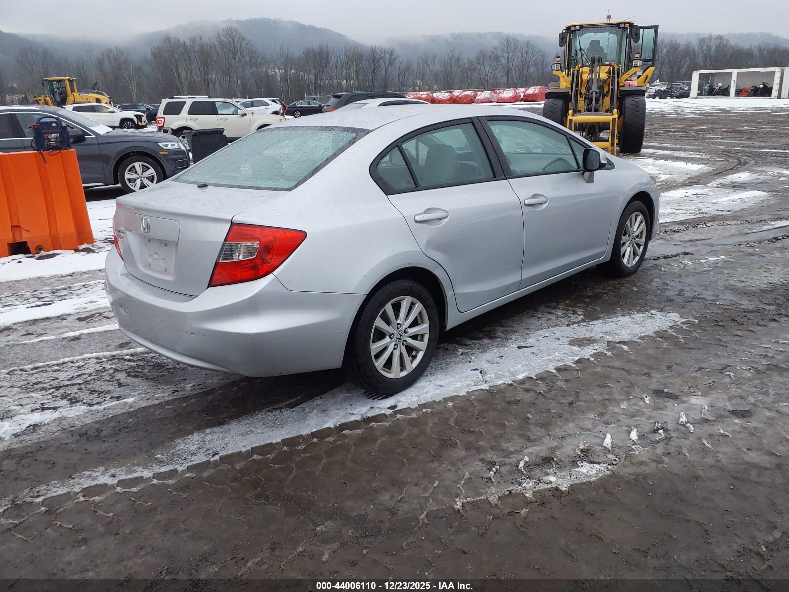HONDA CIVIC image 4