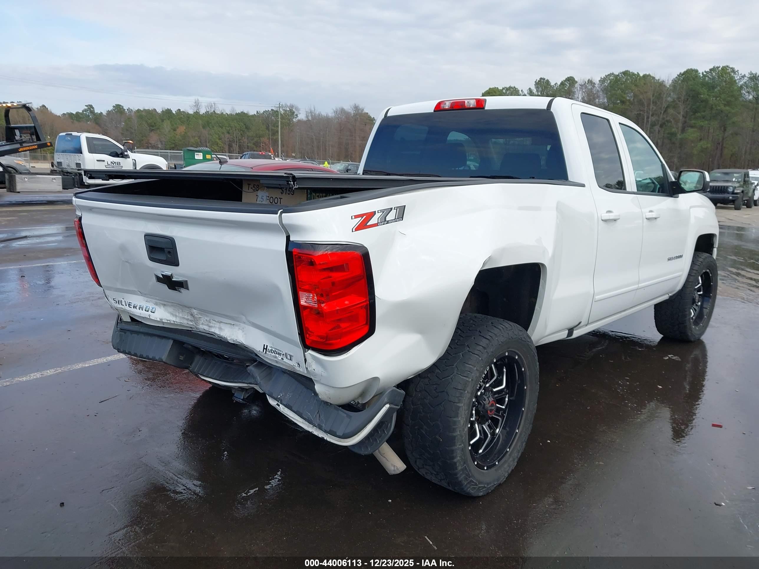 CHEVROLET SILVERADO image 4