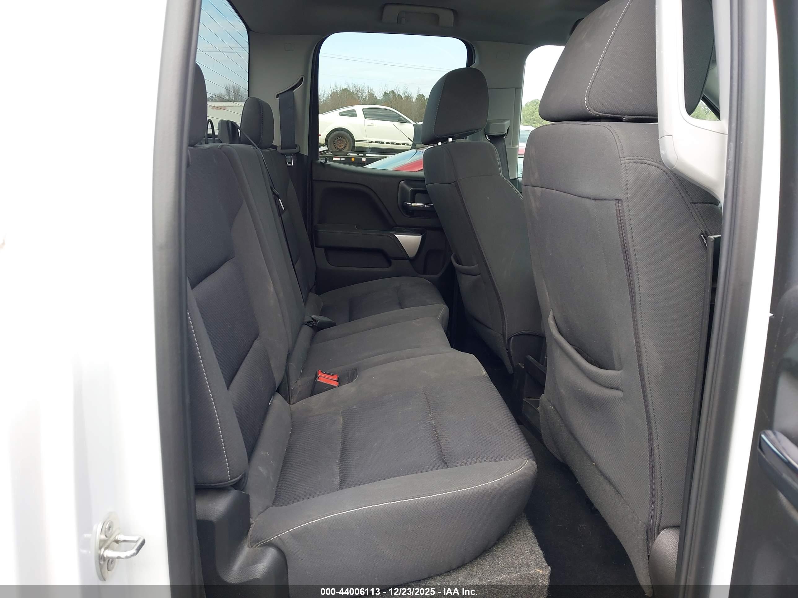 CHEVROLET SILVERADO image 8