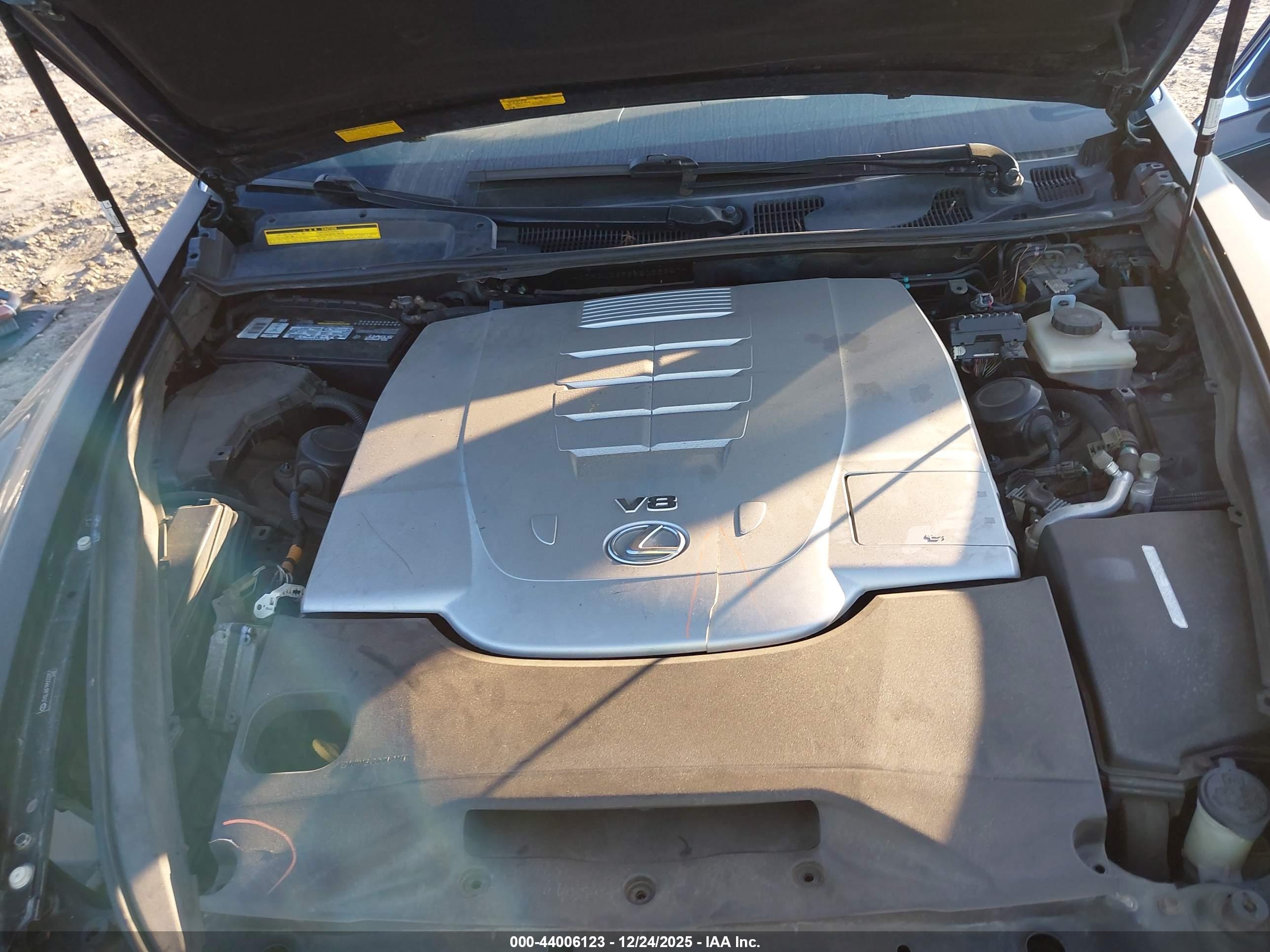 LEXUS LS image 10