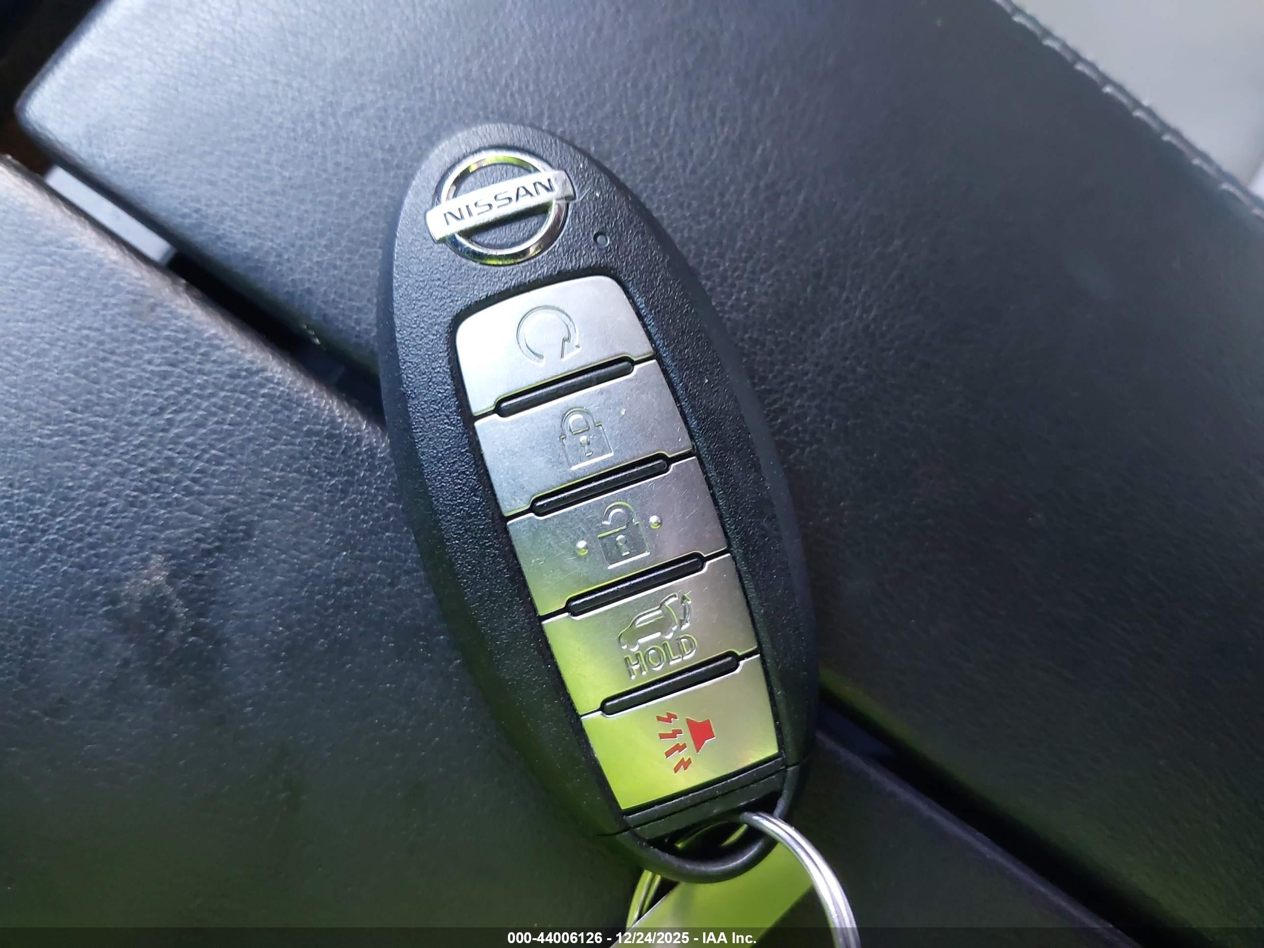 NISSAN ROGUE image 11