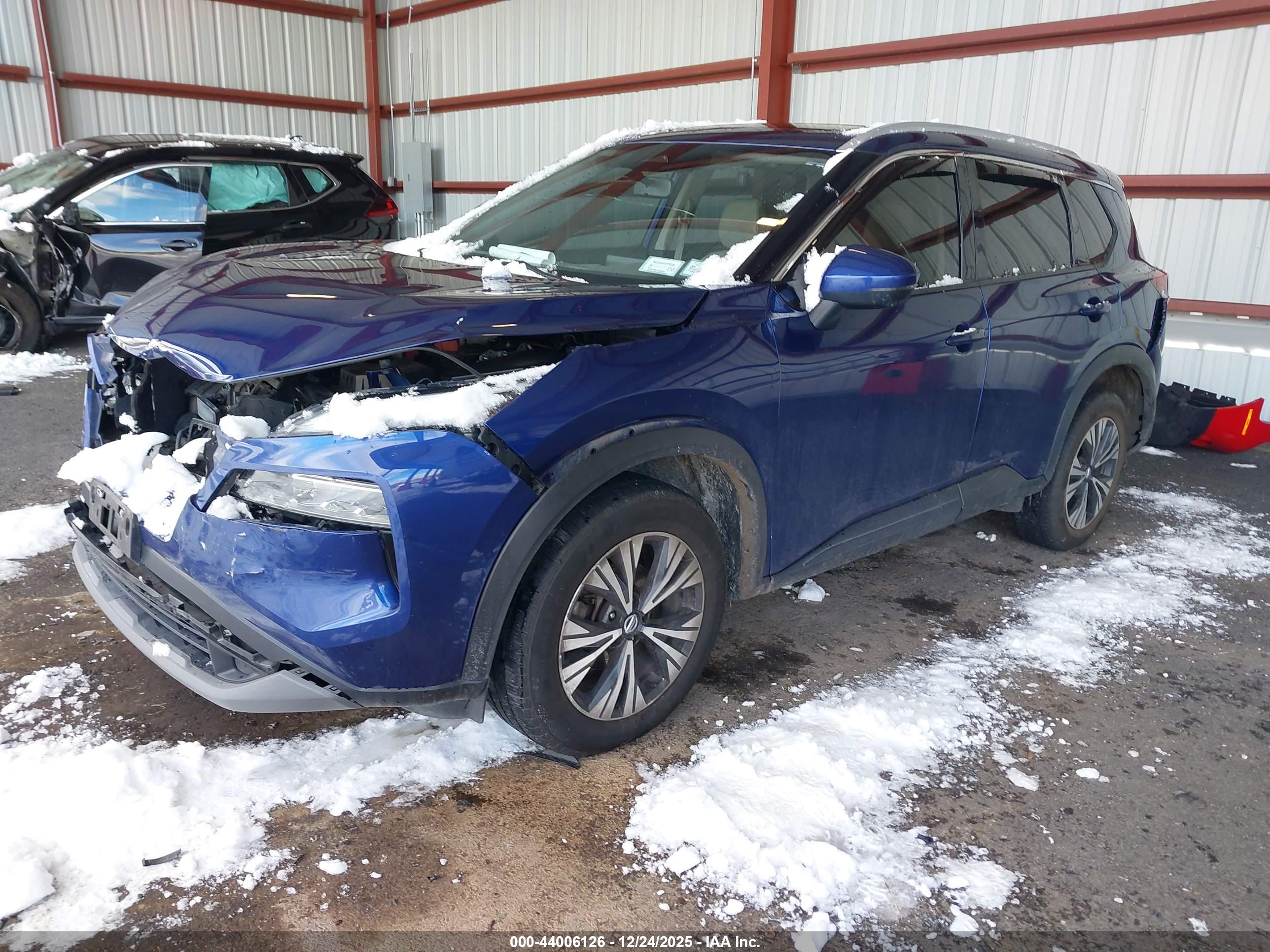 NISSAN ROGUE image 2