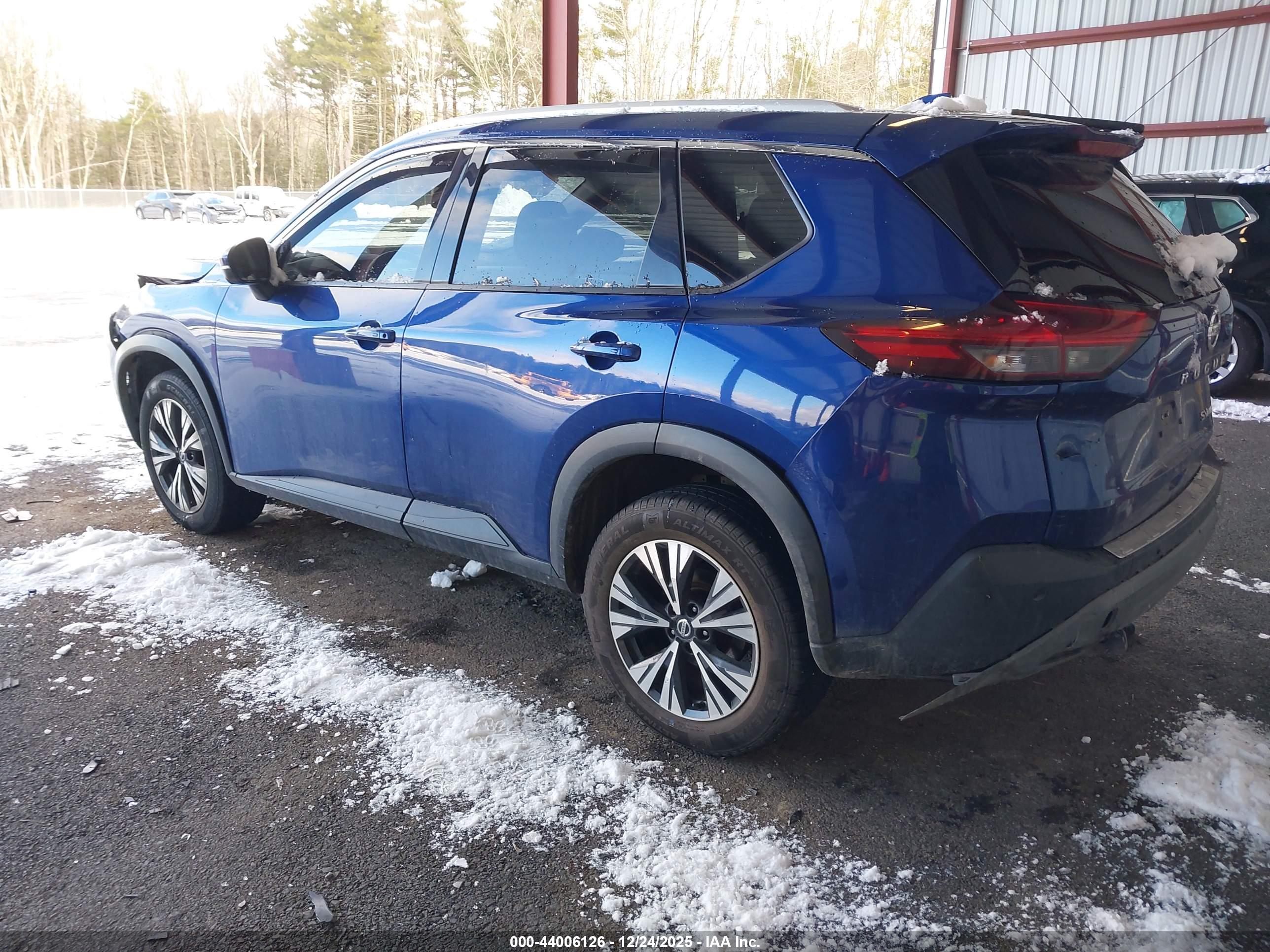 NISSAN ROGUE image 3